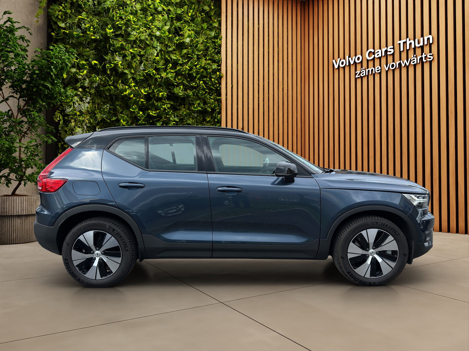 VOLVO XC40 1.5 T4 PiH R-Design, Plug-in-Hybrid Benzin/Elektro, Occasion / Gebraucht, Automatik - 4