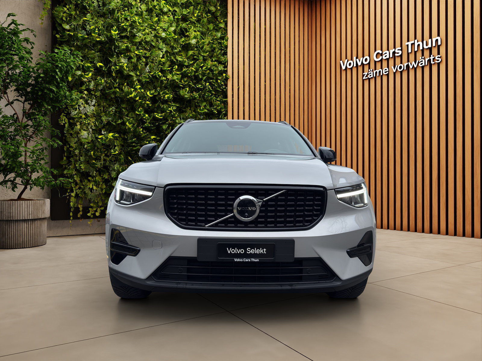 VOLVO XC40 2.0 B3 MH Plus Dark, Mild-Hybrid Petrol/Electric, Second hand / Used, Automatic - 2