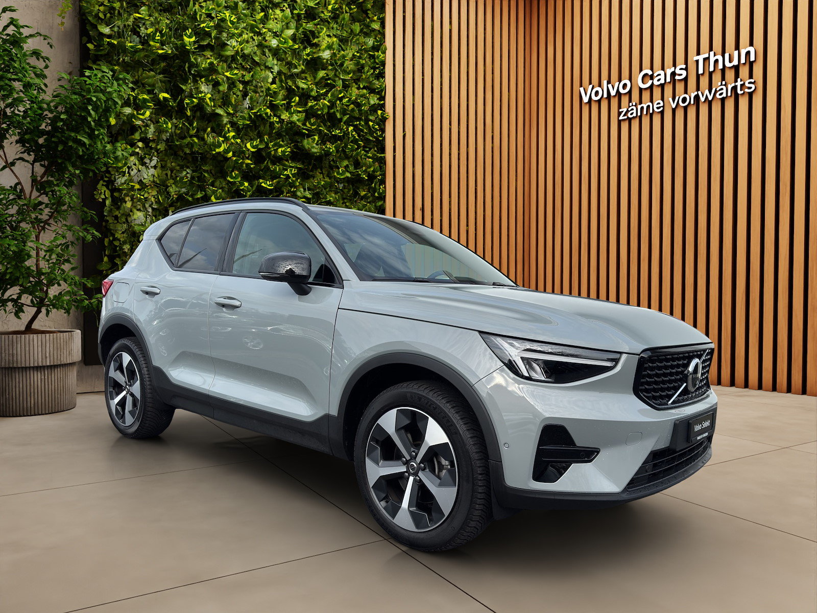 VOLVO XC40 2.0 B3 MH Plus Dark, Mild-Hybrid Petrol/Electric, Second hand / Used, Automatic - 3