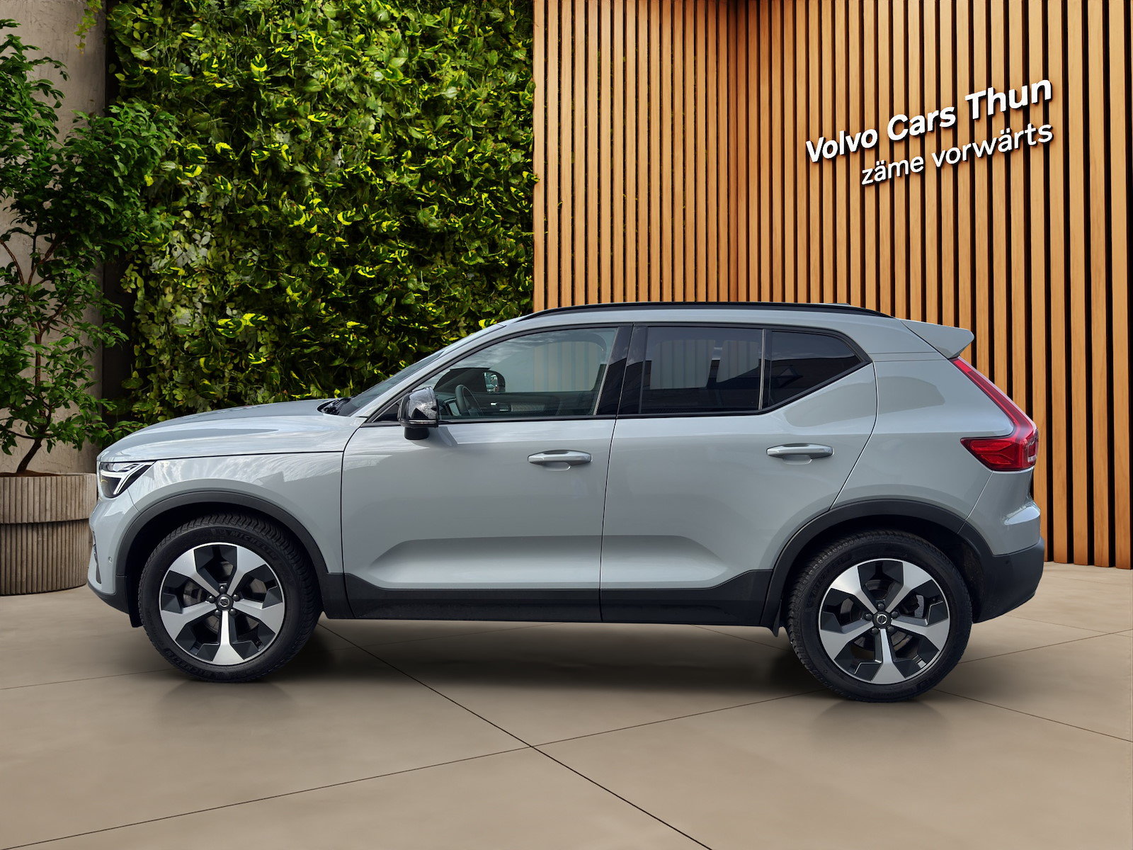 VOLVO XC40 2.0 B3 MH Plus Dark, Mild-Hybrid Petrol/Electric, Second hand / Used, Automatic - 5