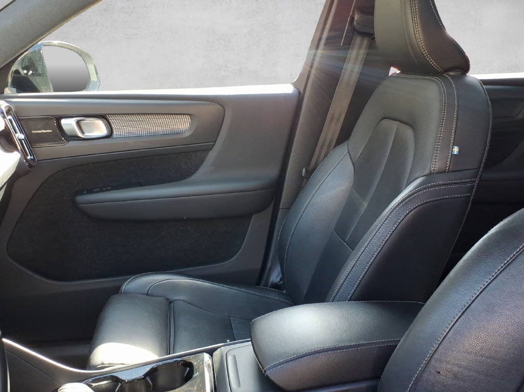VOLVO XC40 2.0 D4 R-Design AWD, Diesel, Occasion / Utilisé, Automatique - 6