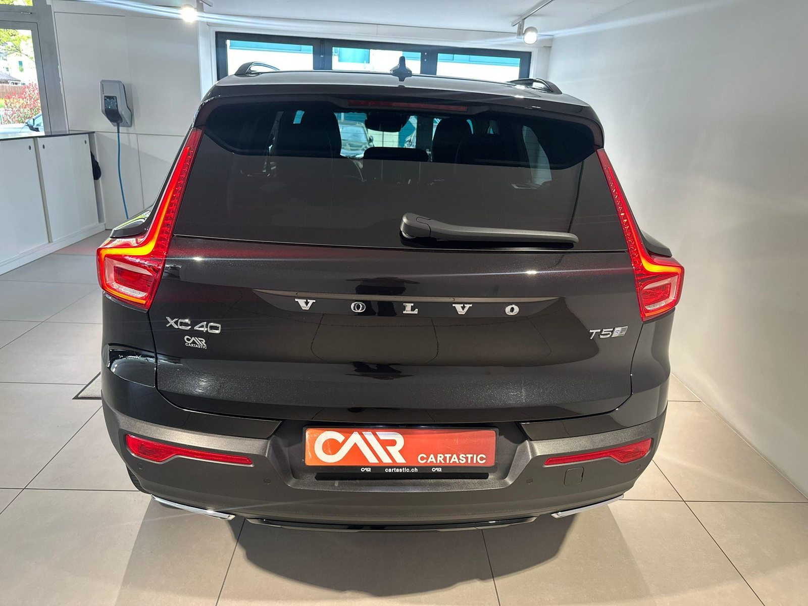 VOLVO XC40 1.5 T5 TE R-Design, Plug-in-Hybrid Benzina/Elettrica, Occasioni / Usate, Automatico - 3