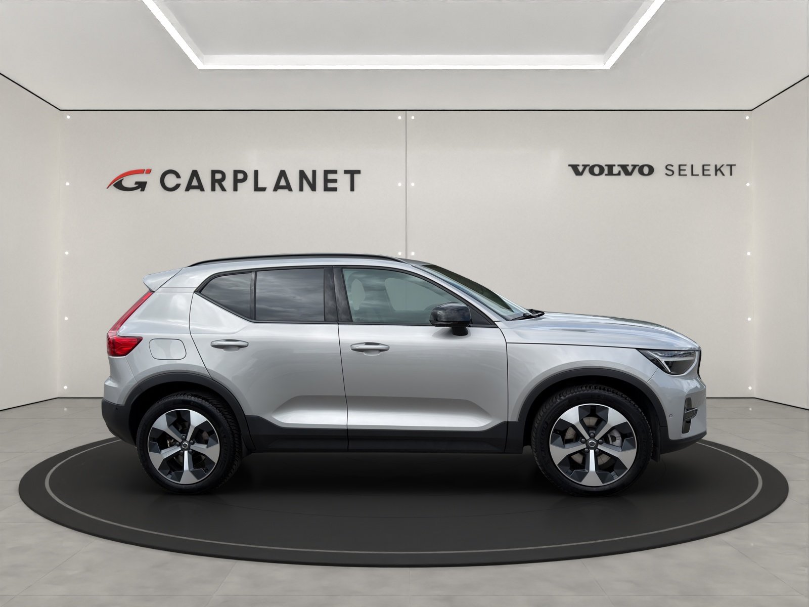 VOLVO XC40 2.0 B4 MH Plus Dark, Mild-Hybrid Petrol/Electric, Second hand / Used, Automatic - 3