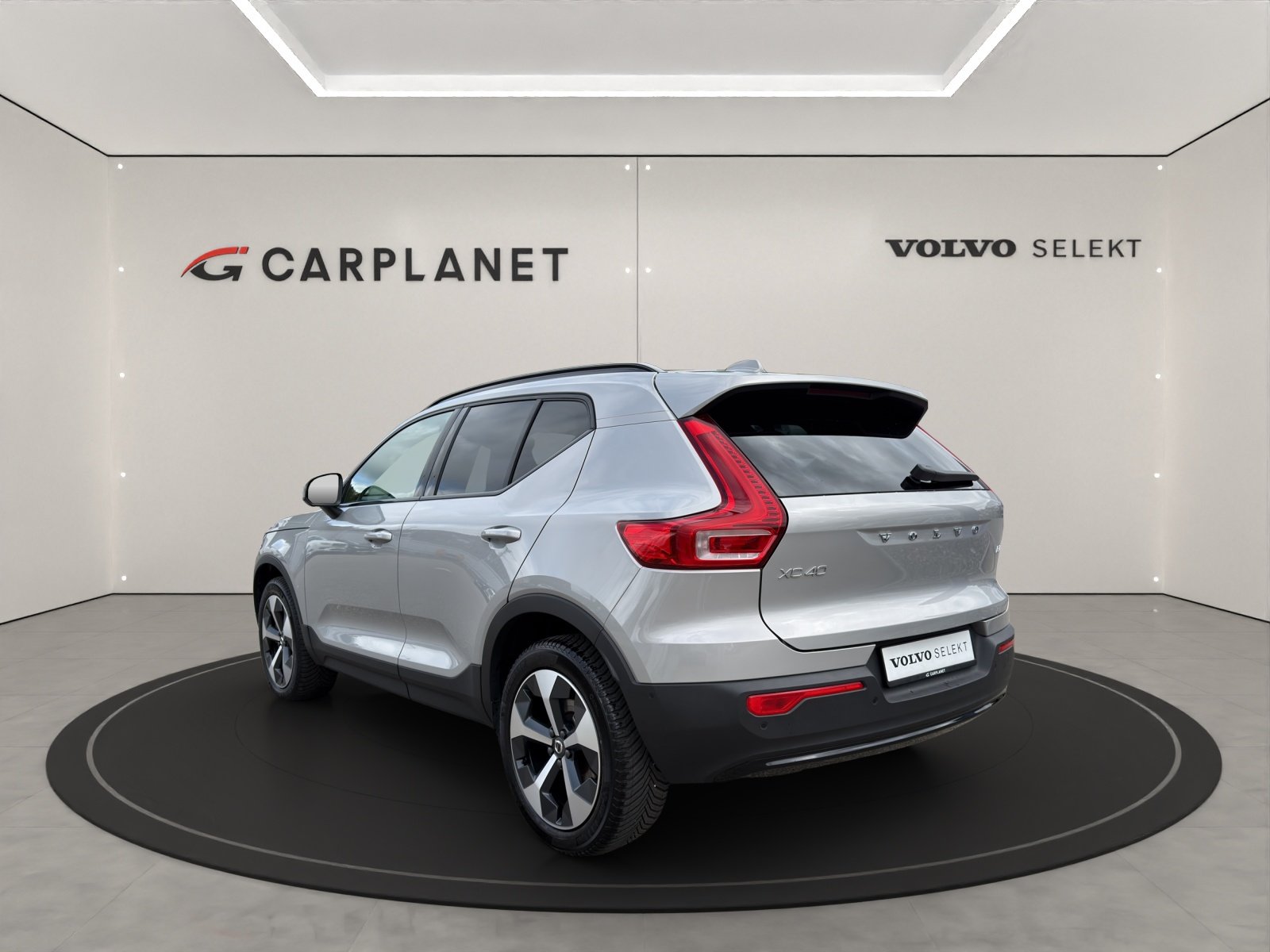 VOLVO XC40 2.0 B4 MH Plus Dark, Mild-Hybrid Petrol/Electric, Second hand / Used, Automatic - 4