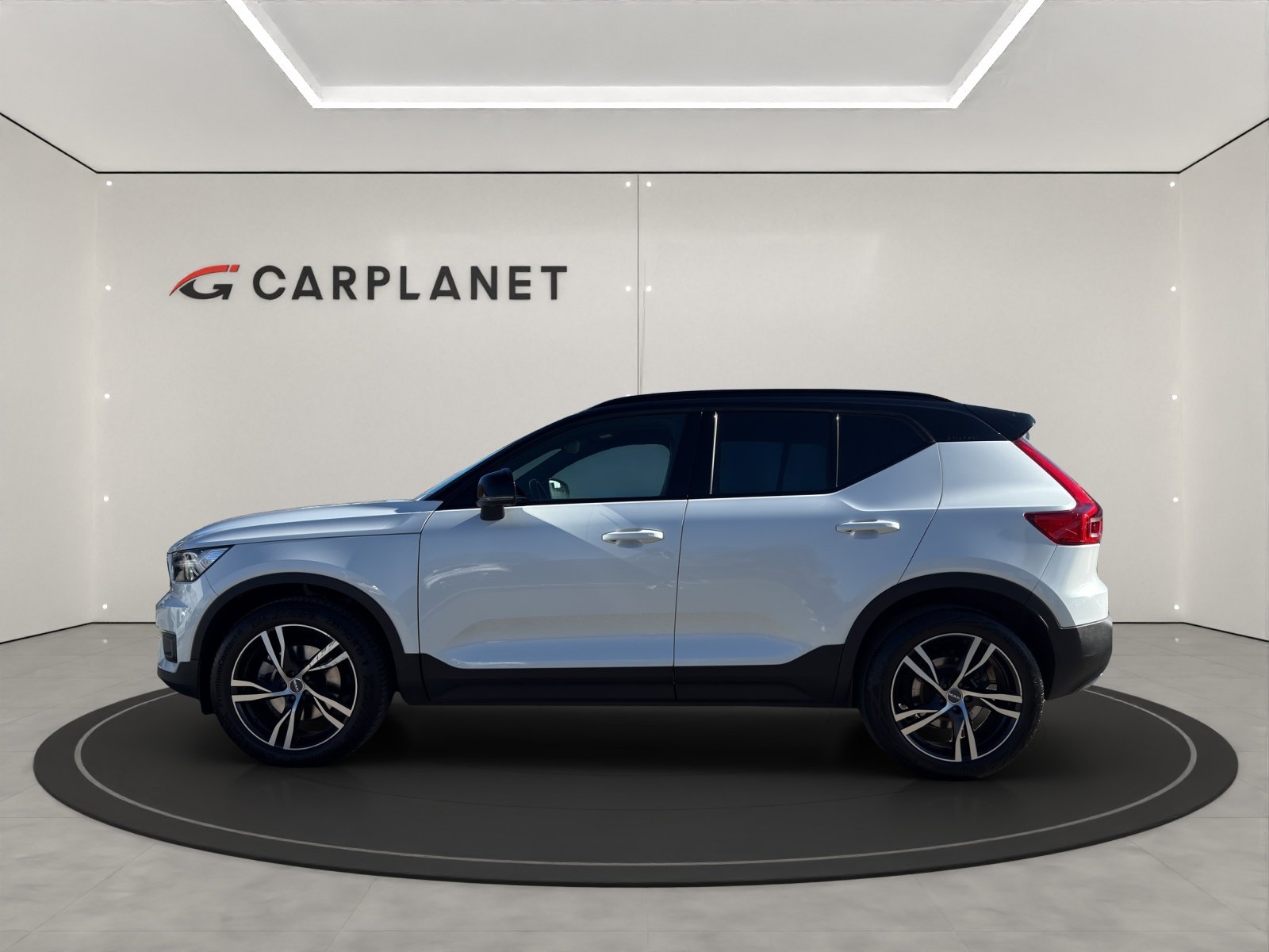 VOLVO XC40 2.0 T5 R-Design AWD, Benzin, Occasion / Gebraucht, Automatik - 2