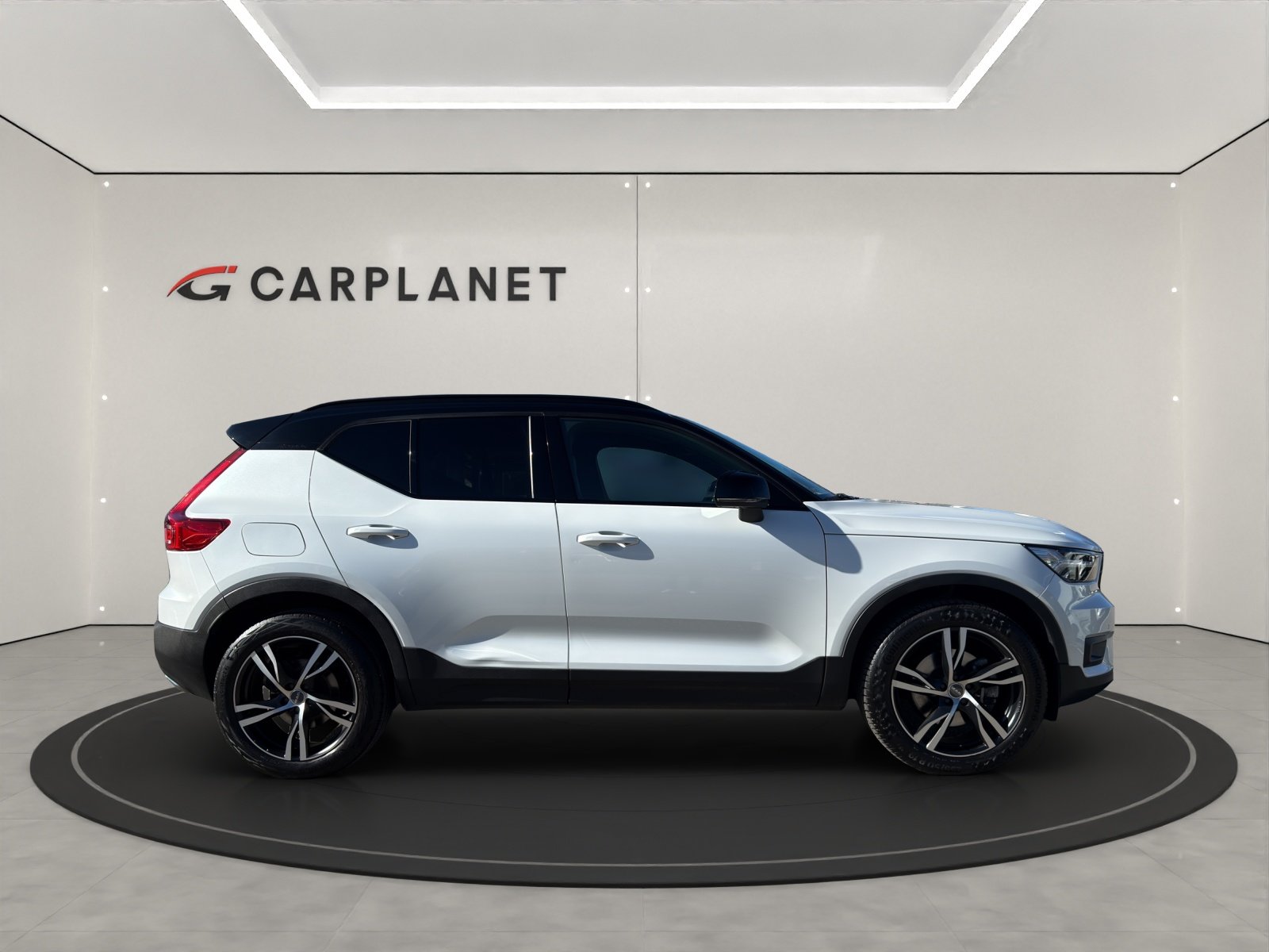 VOLVO XC40 2.0 T5 R-Design AWD, Benzin, Occasion / Gebraucht, Automatik - 3