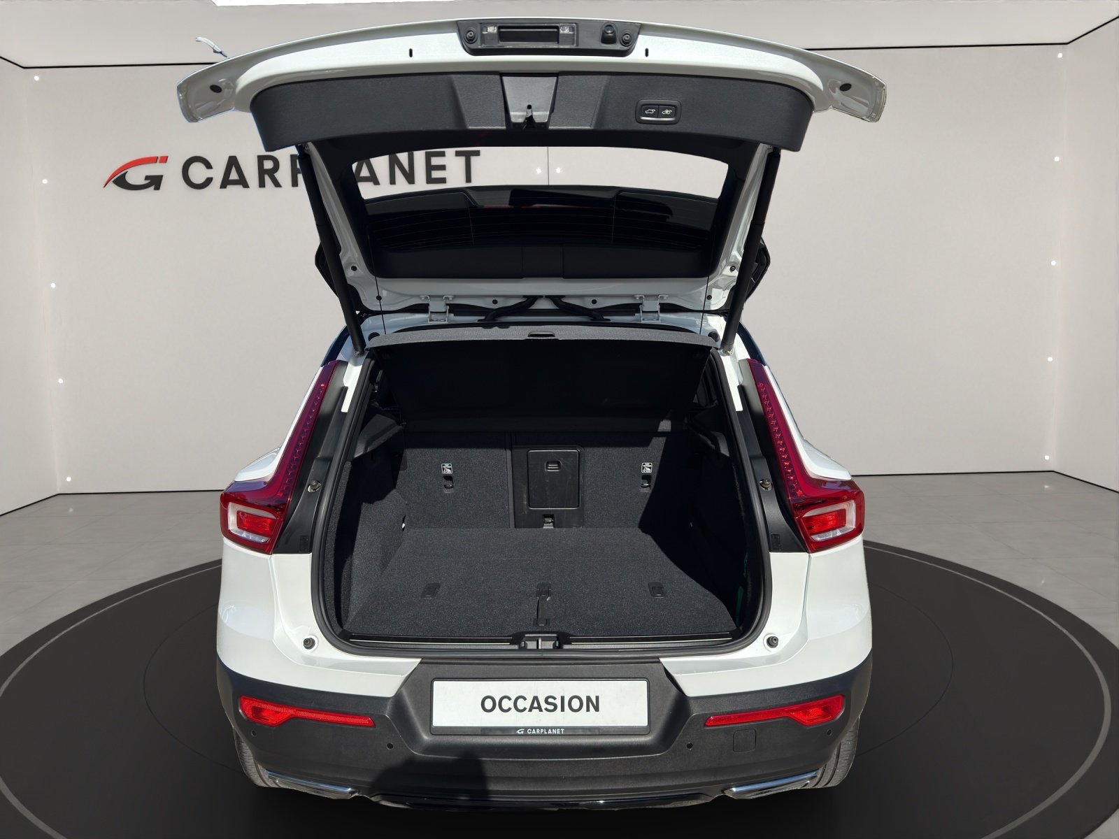 VOLVO XC40 2.0 T5 R-Design AWD, Benzin, Occasion / Gebraucht, Automatik - 7