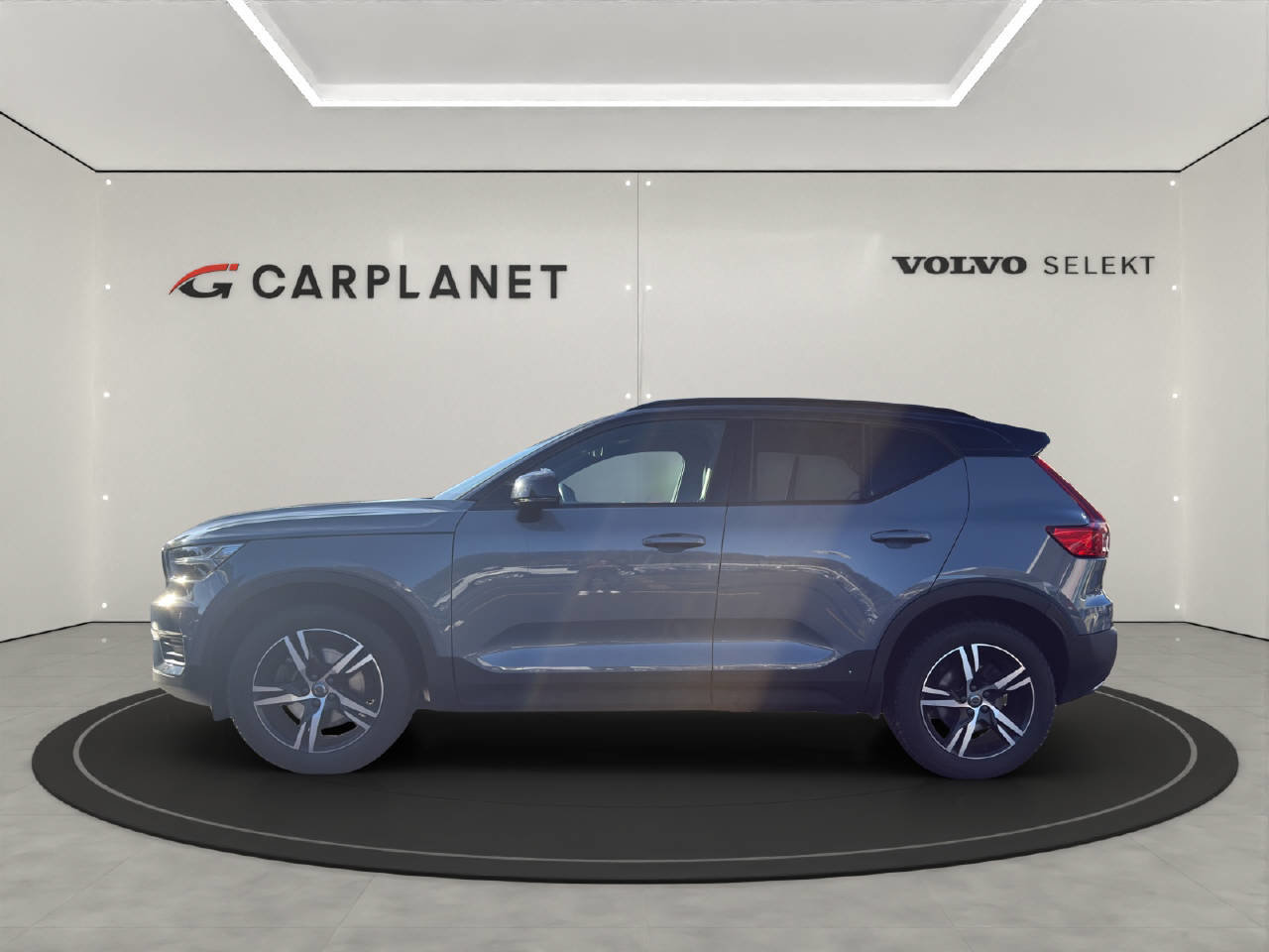 VOLVO XC40 2.0 T4 R-Design AWD ., Petrol, Second hand / Used, Automatic - 5