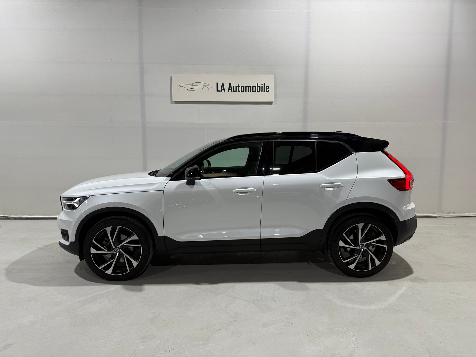 VOLVO XC40 T4 R-Design Geartronic, Benzina, Occasioni / Usate, Automatico - 3