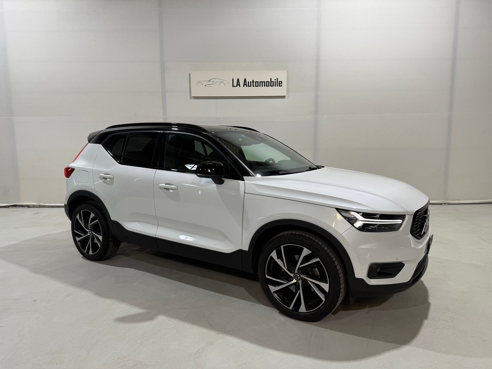 VOLVO XC40 T4 R-Design Geartronic, Benzina, Occasioni / Usate, Automatico - 6