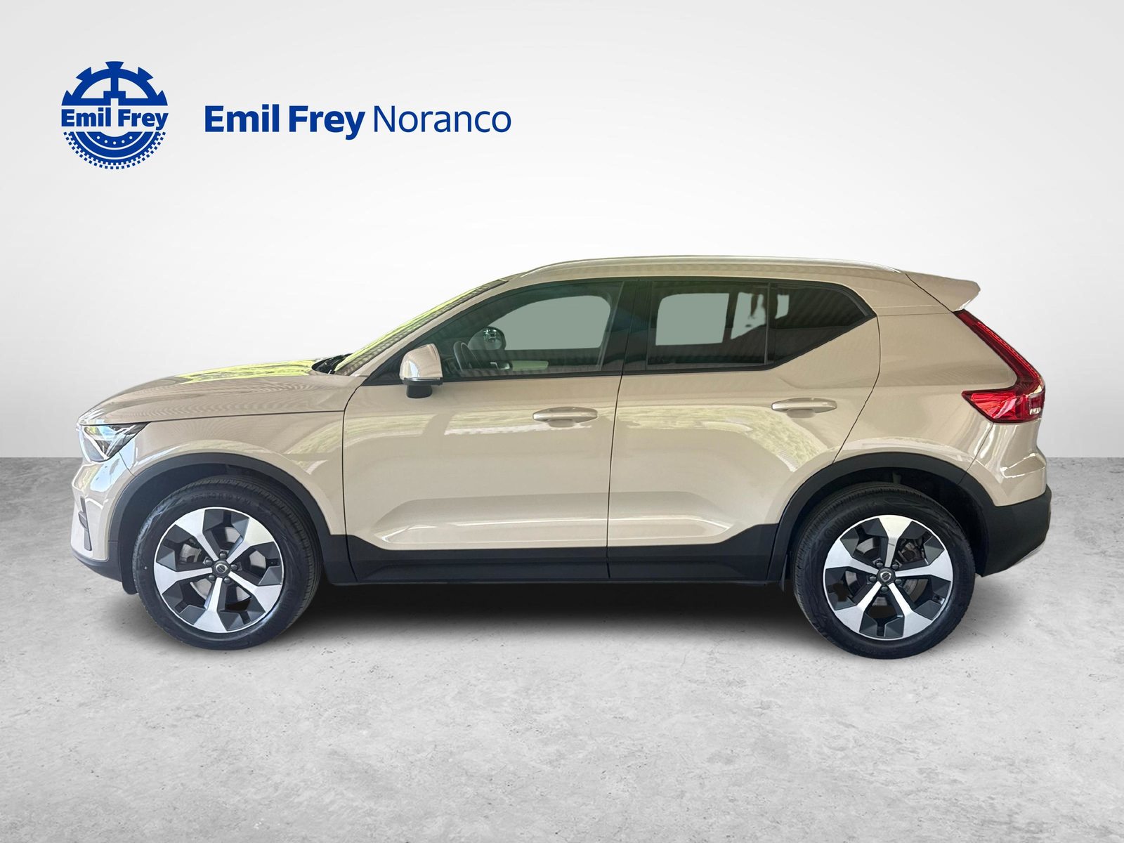 VOLVO XC40 2.0 B3 MH Core + Pneumatici invernali inclusi, Hybride Léger Essence/Électricité, Occasion / Utilisé, Automatique - 2