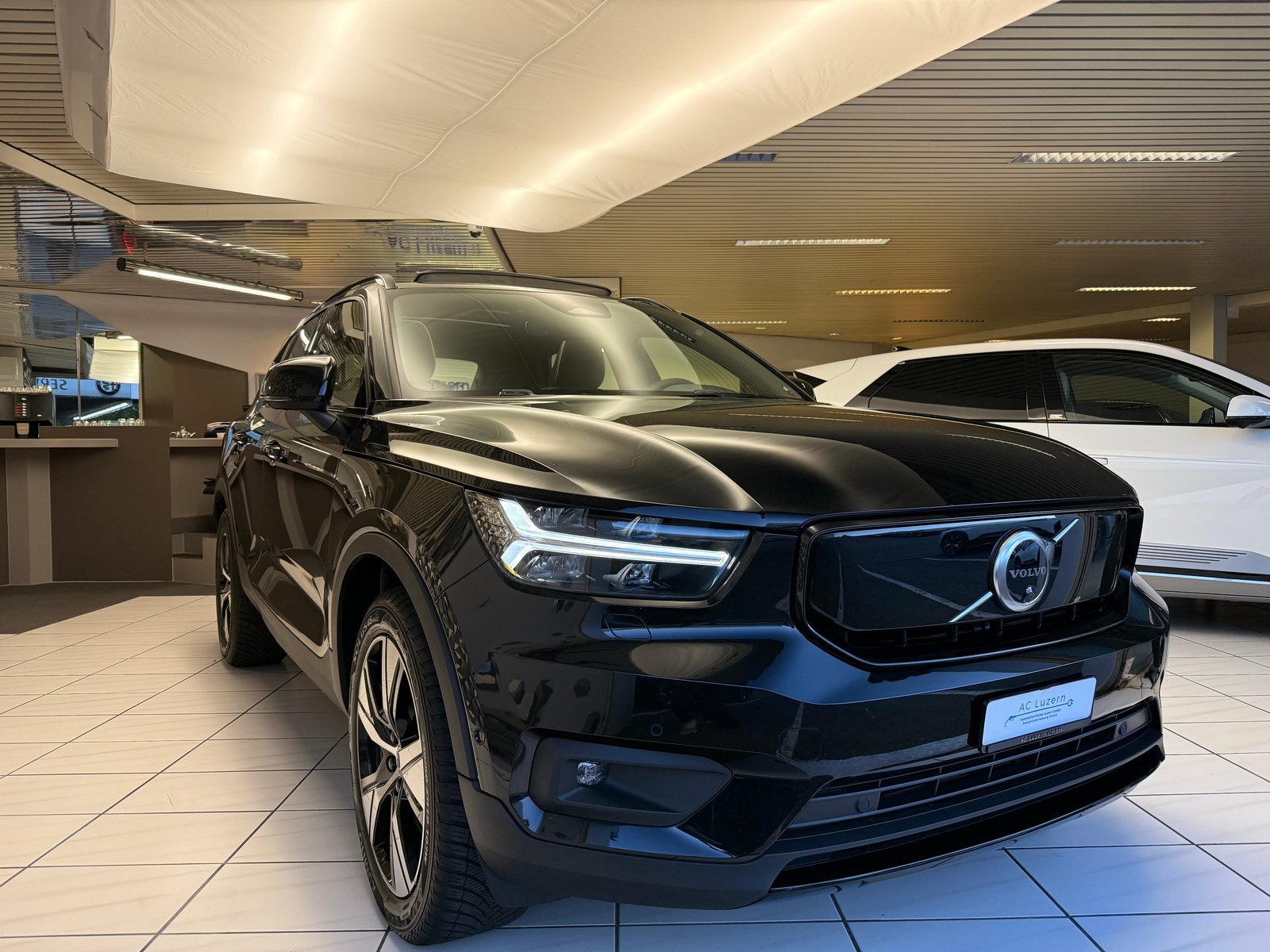 VOLVO XC40 Recharge P6 Ultimate FWD, Electric, Second hand / Used, Automatic - 6