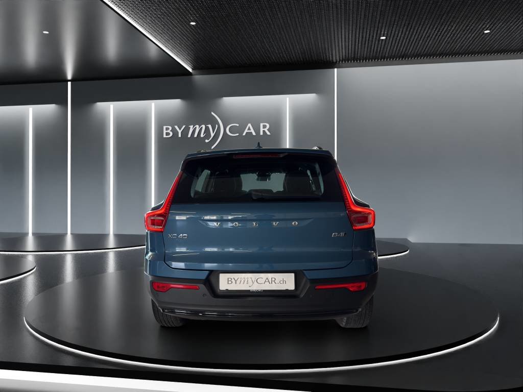 VOLVO XC40 B4 Benzin Mild Hybrid AWD Plus Dark DCT, Petrol, Second hand / Used, Automatic - 4