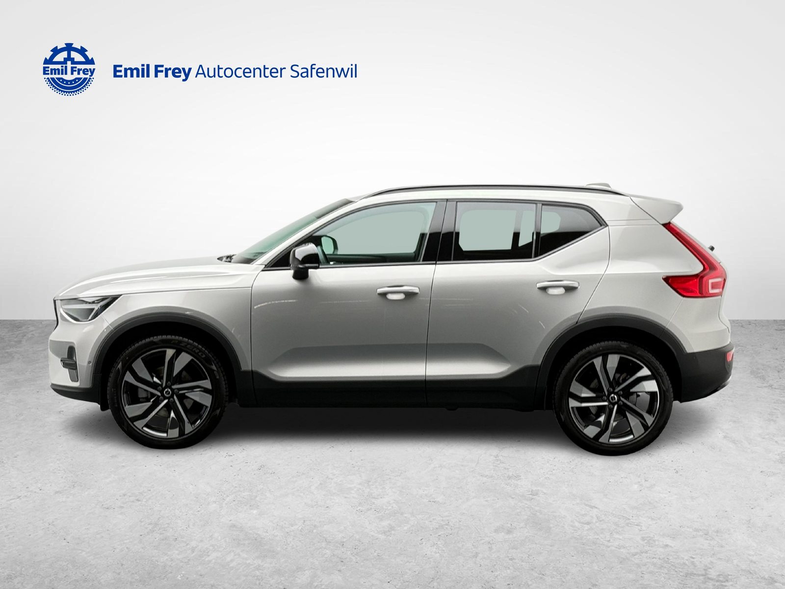 VOLVO XC40 2.0 B4 MH Plus Dark, Mild-Hybrid Petrol/Electric, Second hand / Used, Automatic - 2