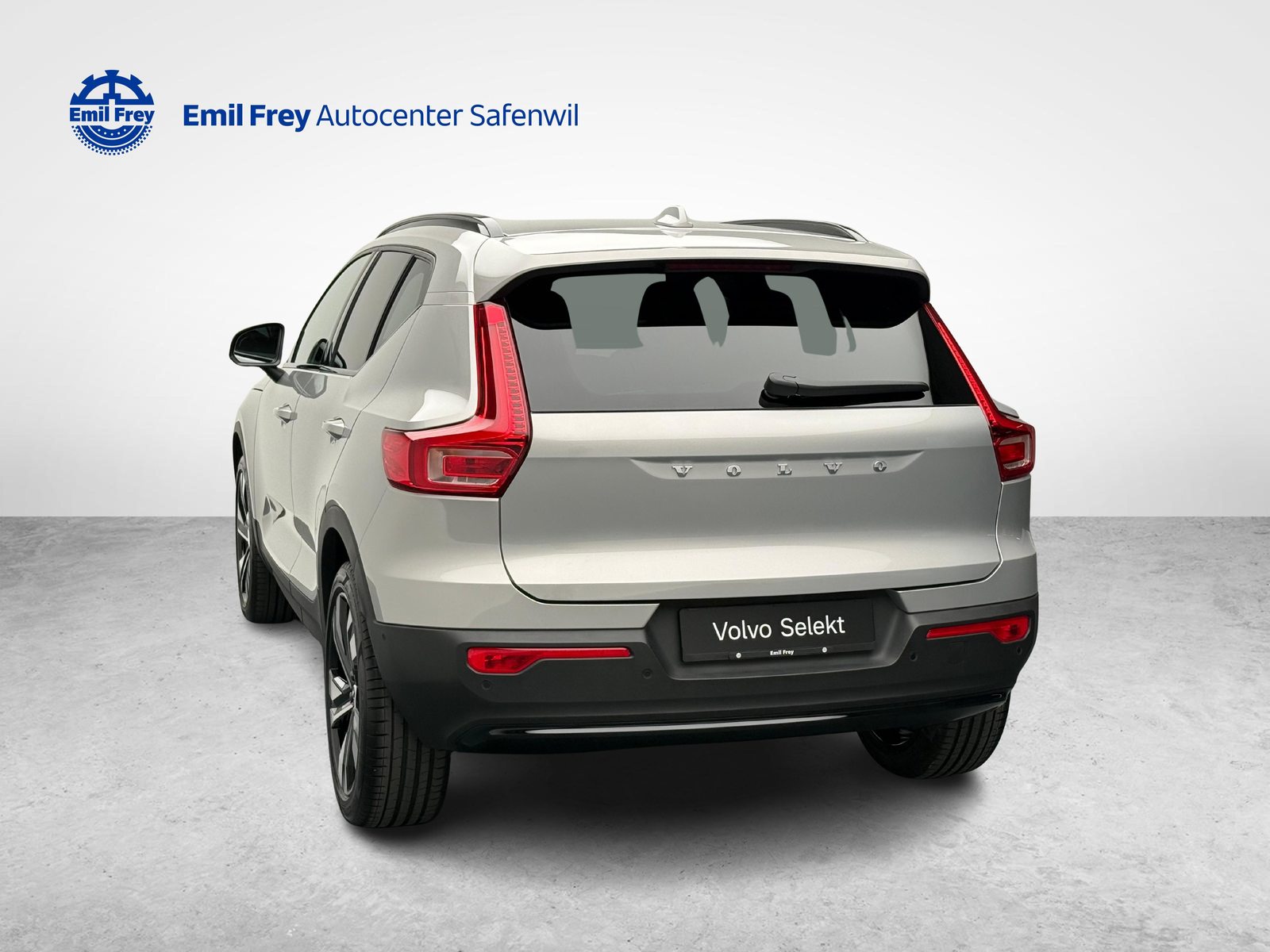 VOLVO XC40 2.0 B4 MH Plus Dark, Mild-Hybrid Petrol/Electric, Second hand / Used, Automatic - 3