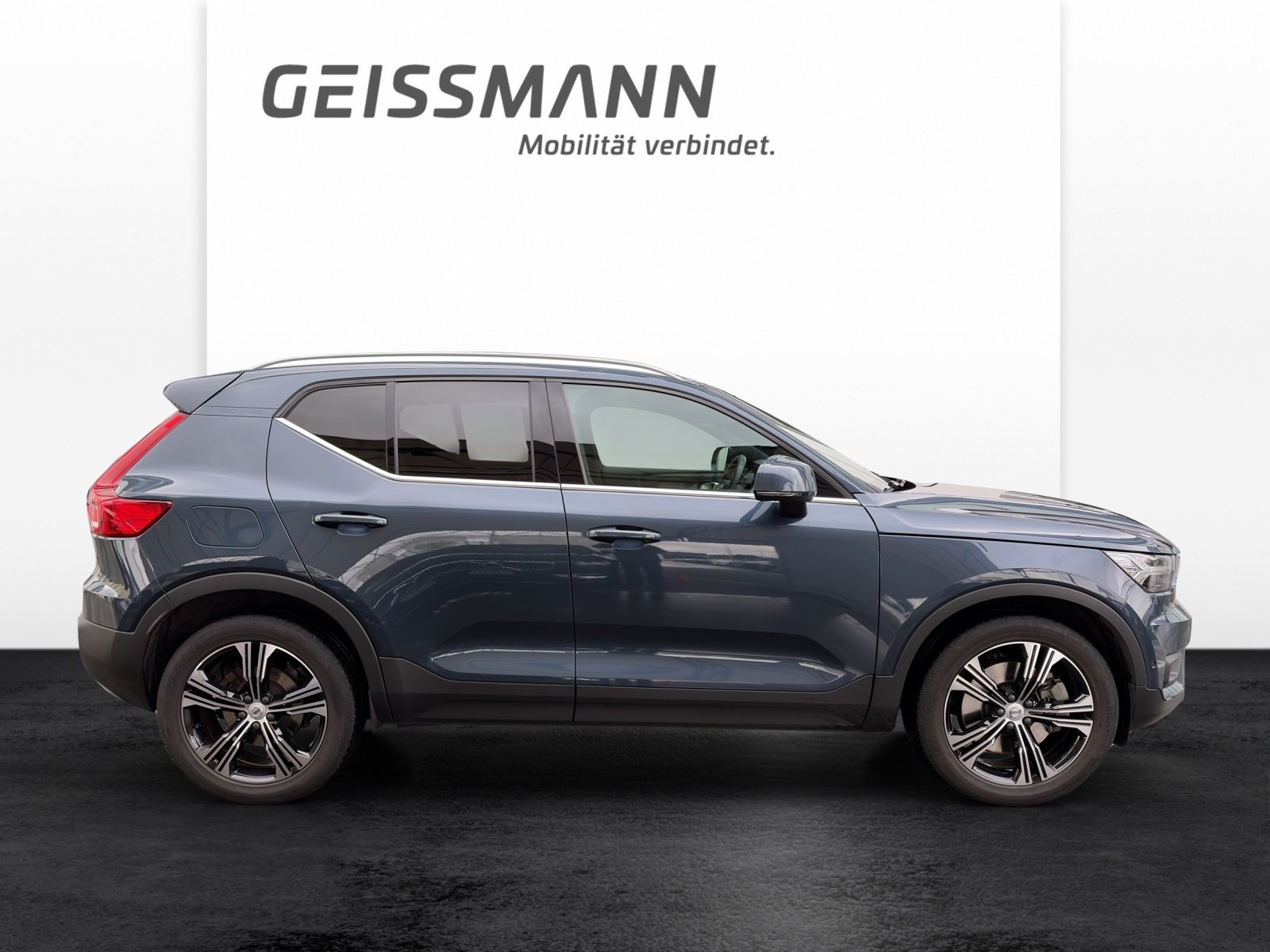 VOLVO XC40 1.5 T5 PiH Inscription, Plug-in-Hybrid Petrol/Electric, Second hand / Used, Automatic - 4