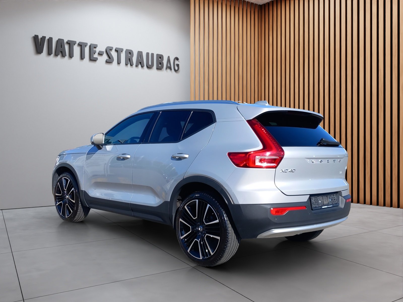 VOLVO XC40 2.0 B3 MH Core, Hybride Leggero Benzina/Elettrica, Occasioni / Usate, Automatico - 3