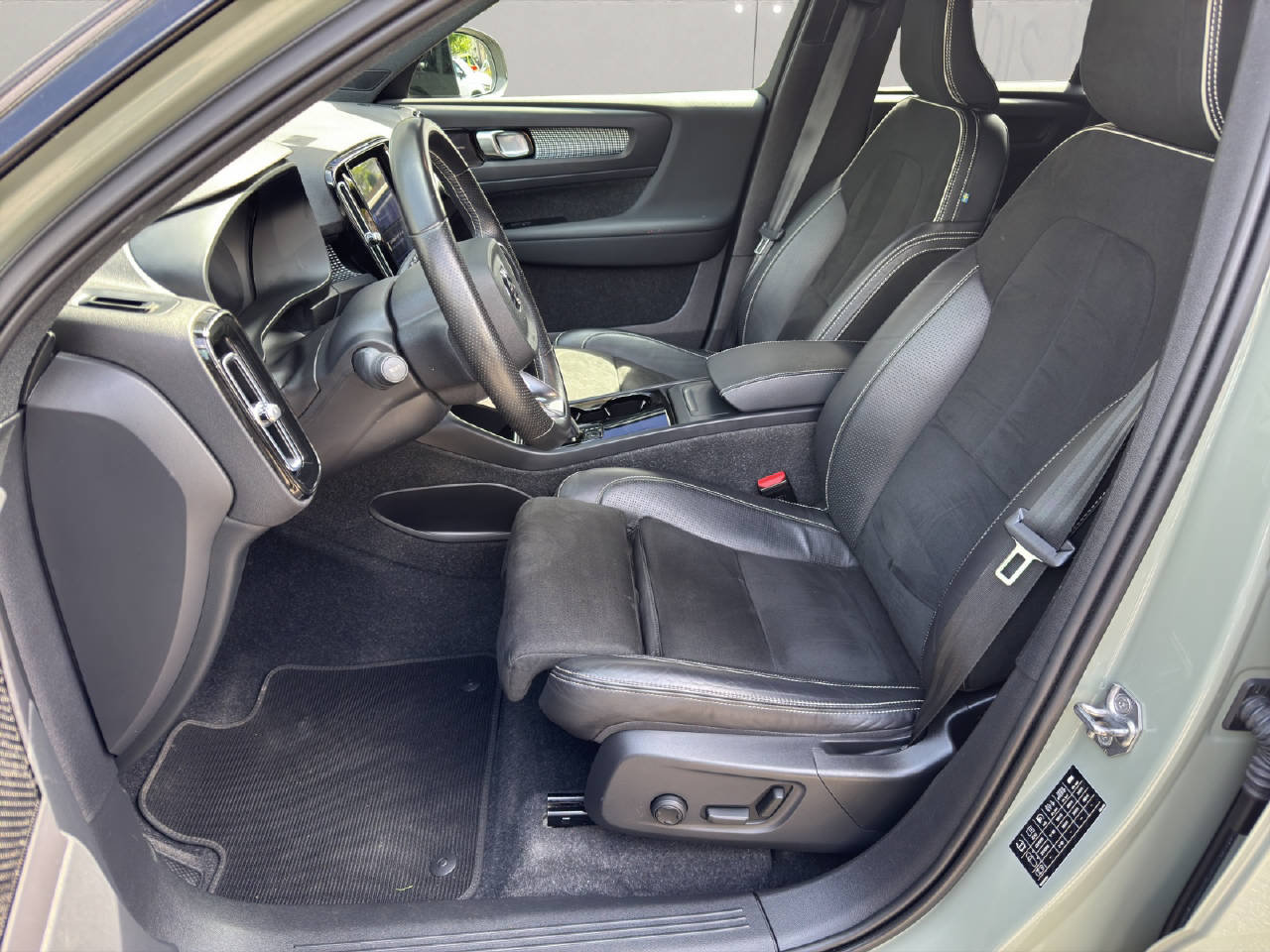 VOLVO XC40 P8 Twin R-Design AWD, Occasion / Utilisé - 7