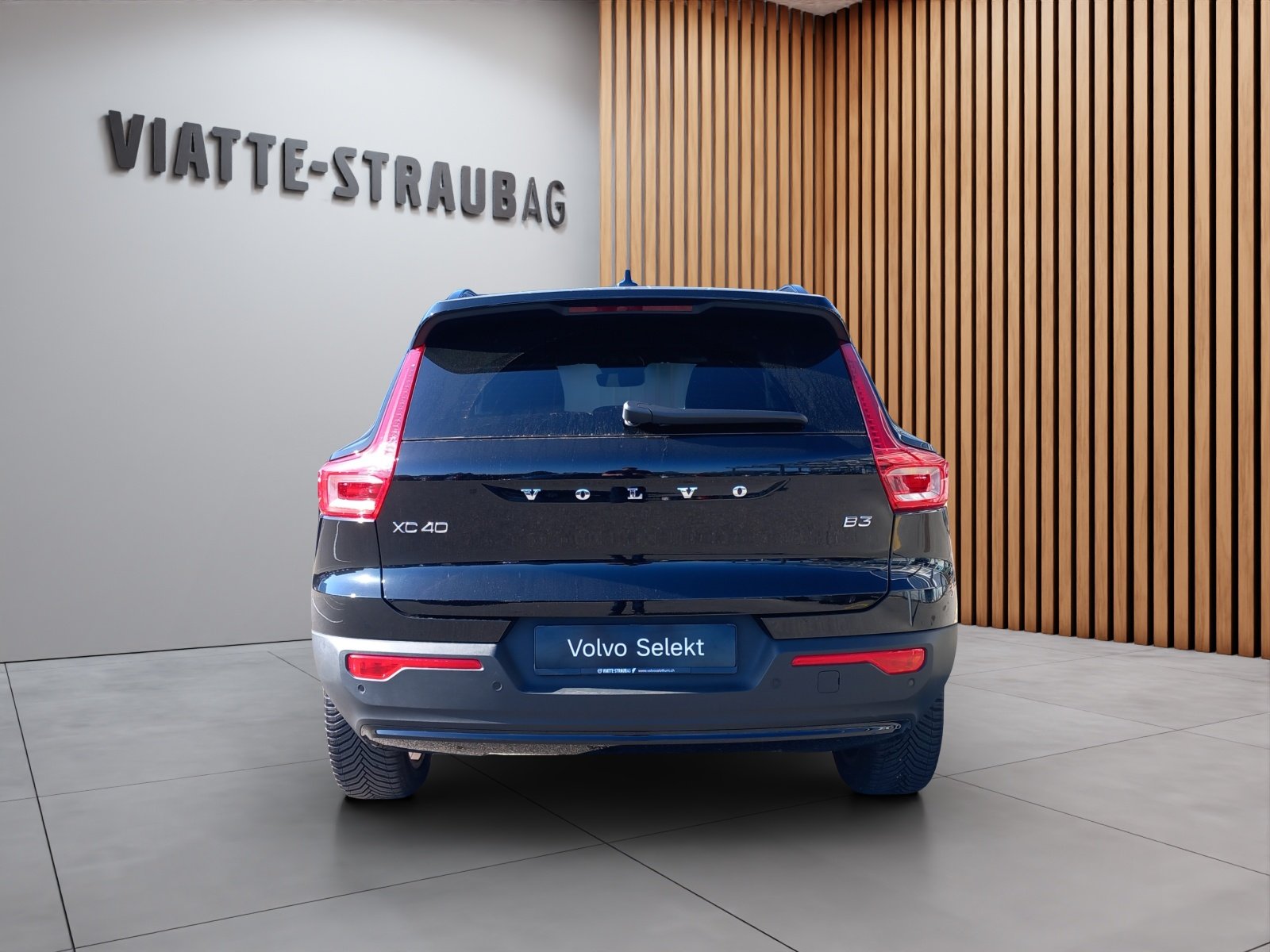 VOLVO XC40 2.0 B3 MH Plus Dark, Mild-Hybrid Petrol/Electric, Second hand / Used, Automatic - 4