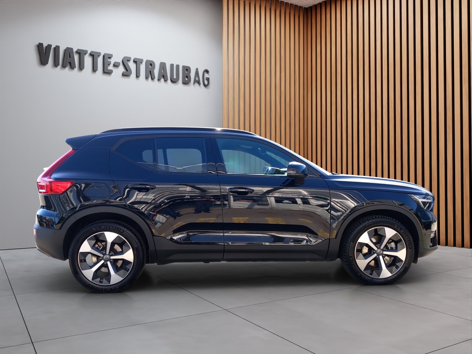 VOLVO XC40 2.0 B3 MH Plus Dark, Mild-Hybrid Petrol/Electric, Second hand / Used, Automatic - 6