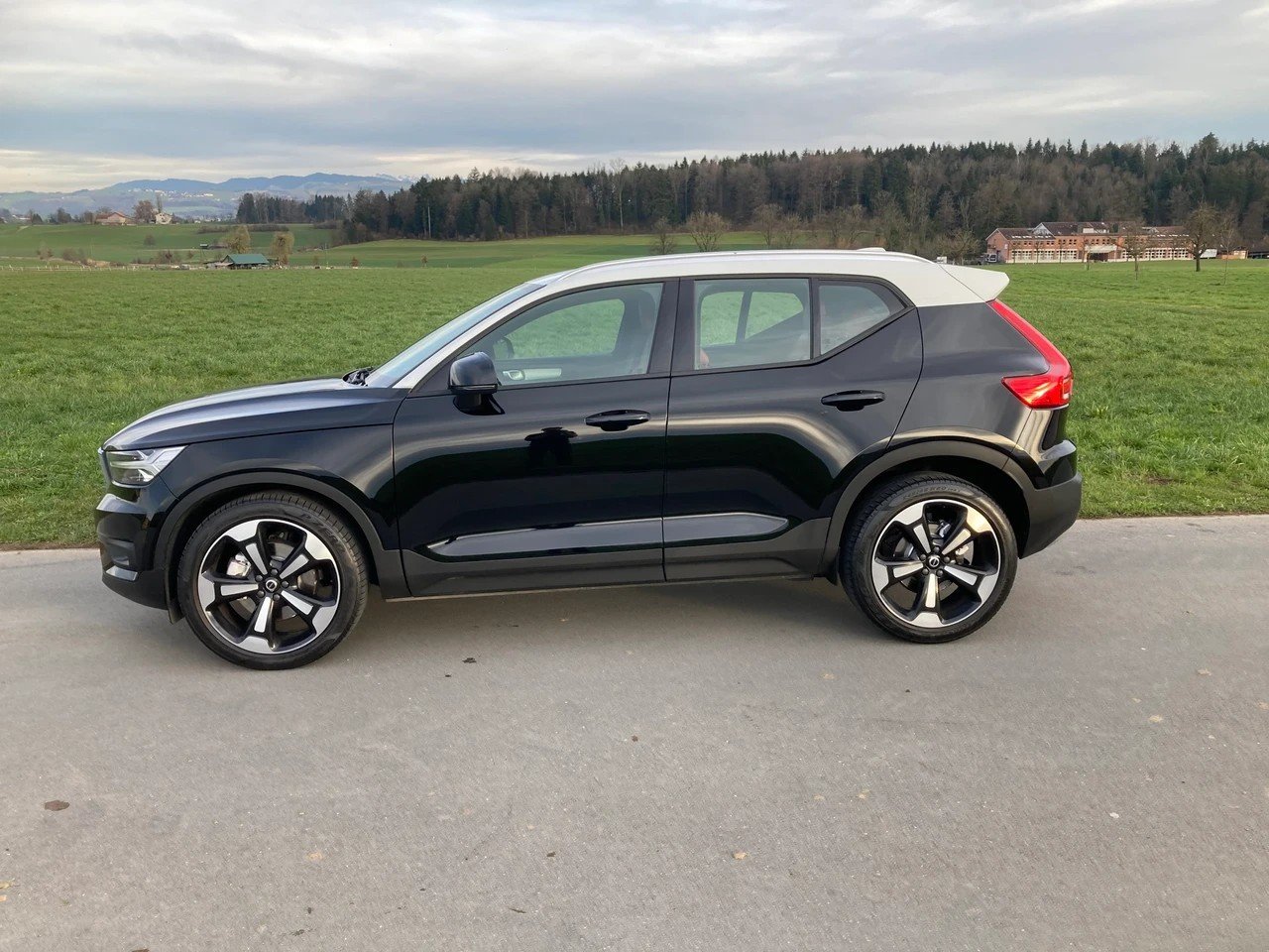 VOLVO XC40 D4 AWD Momentum Geartronic, Diesel, Occasion / Utilisé, Automatique - 5