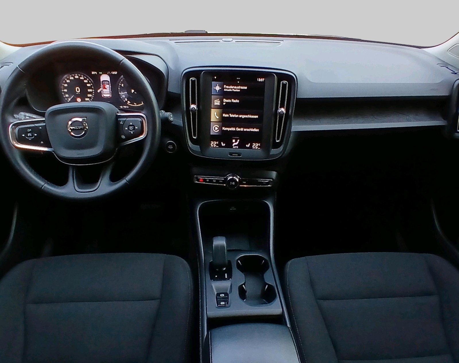 VOLVO XC40 1.5 T3 Momentum Light, Petrol, Second hand / Used, Automatic - 5