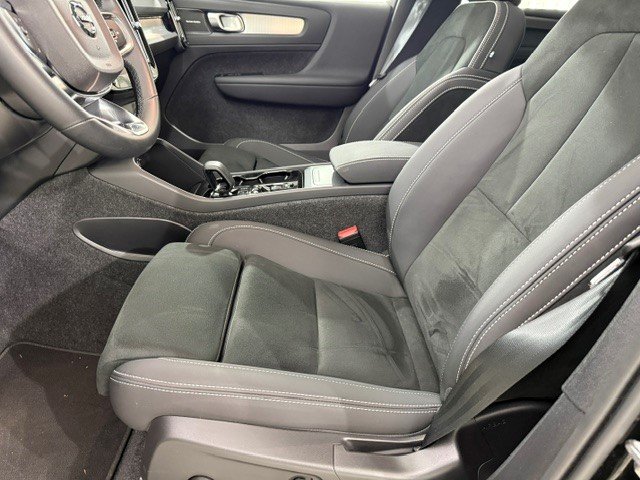 VOLVO XC40 2.0 B4 MH Black Edition, Full-Hybrid Petrol/Electric, Second hand / Used, Automatic - 5