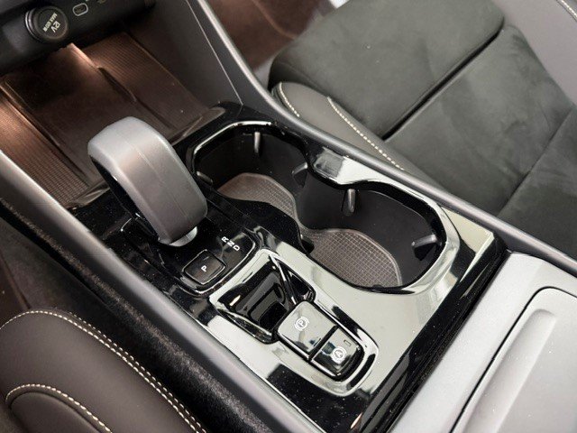 VOLVO XC40 2.0 B4 MH Black Edition, Full-Hybrid Petrol/Electric, Second hand / Used, Automatic - 7