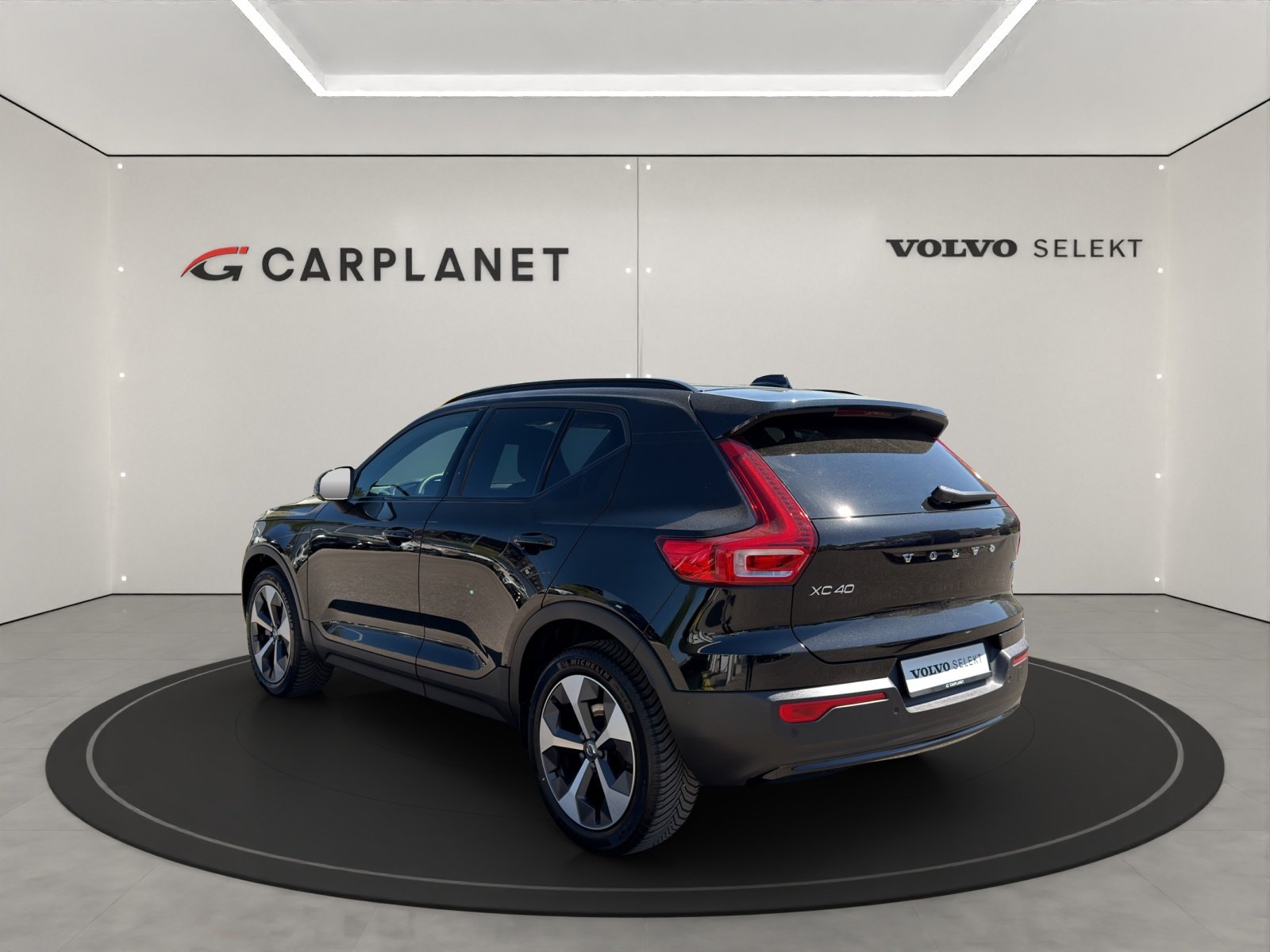VOLVO XC40 2.0 B3 MH Plus Dark ., Hybride Léger Essence/Électricité, Occasion / Utilisé, Automatique - 4