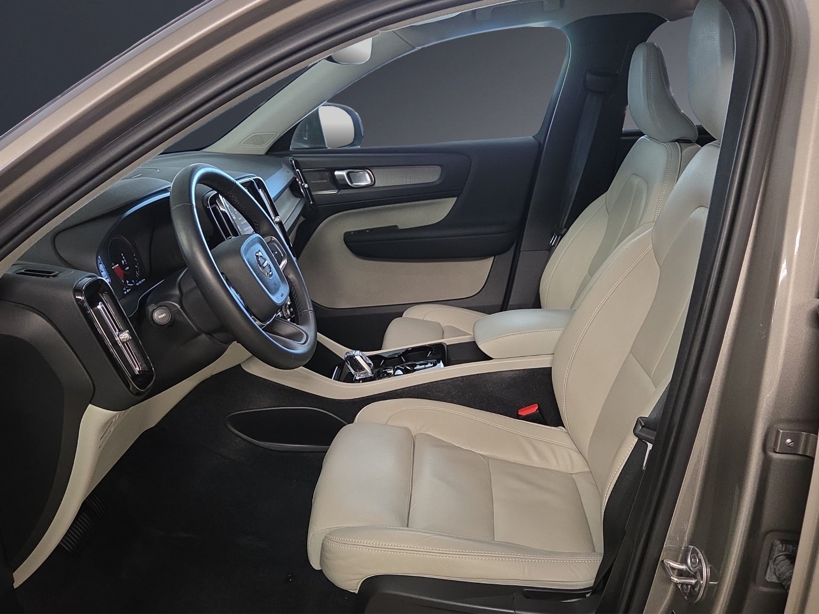 VOLVO XC40 T5 TwE Inscription, Plug-in-Hybrid Petrol/Electric, Second hand / Used, Automatic - 7