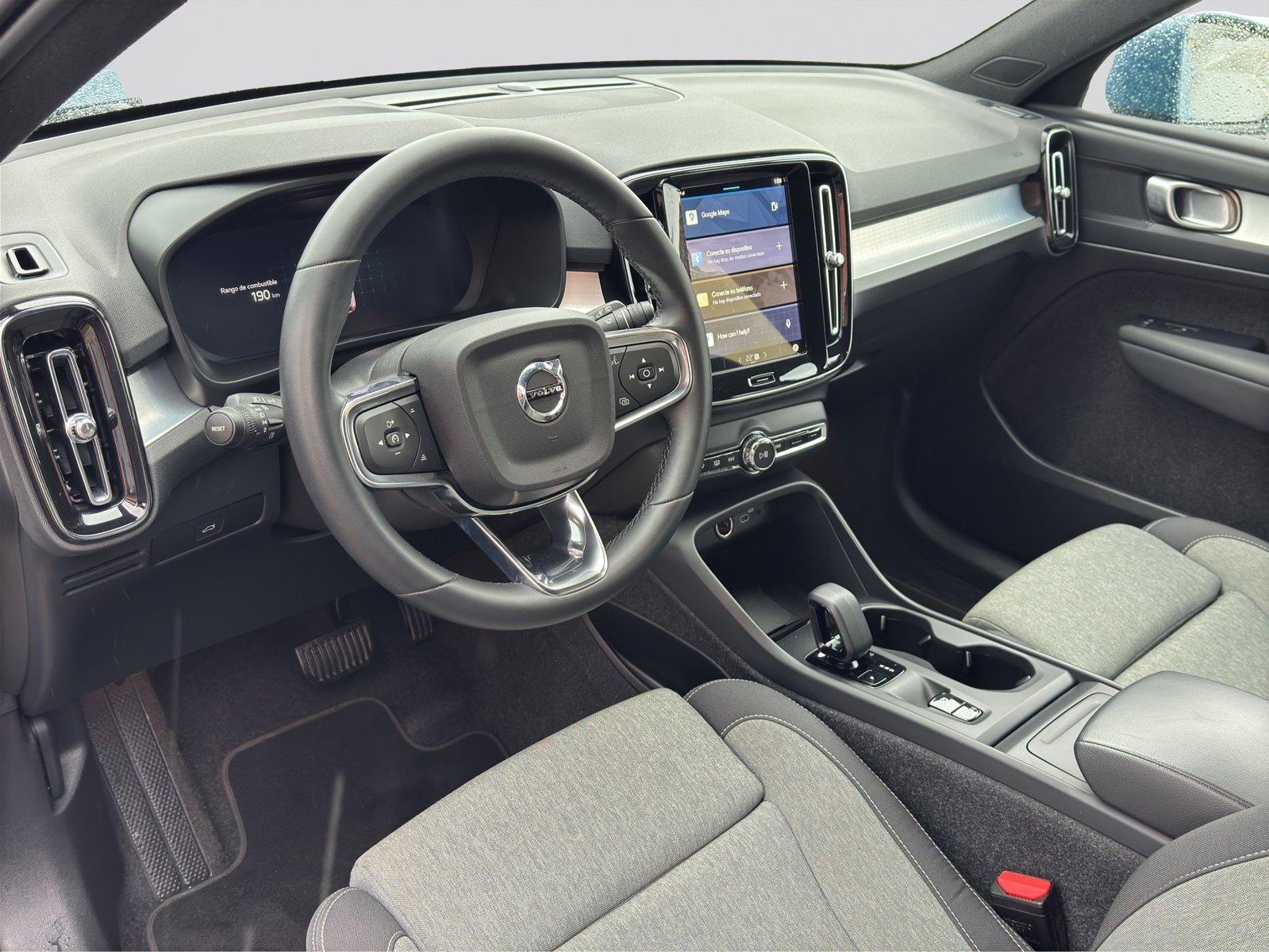VOLVO XC40 B3 Core 2WD DCT, Mild-Hybrid Benzin/Elektro, Occasion / Gebraucht, Automatik - 7