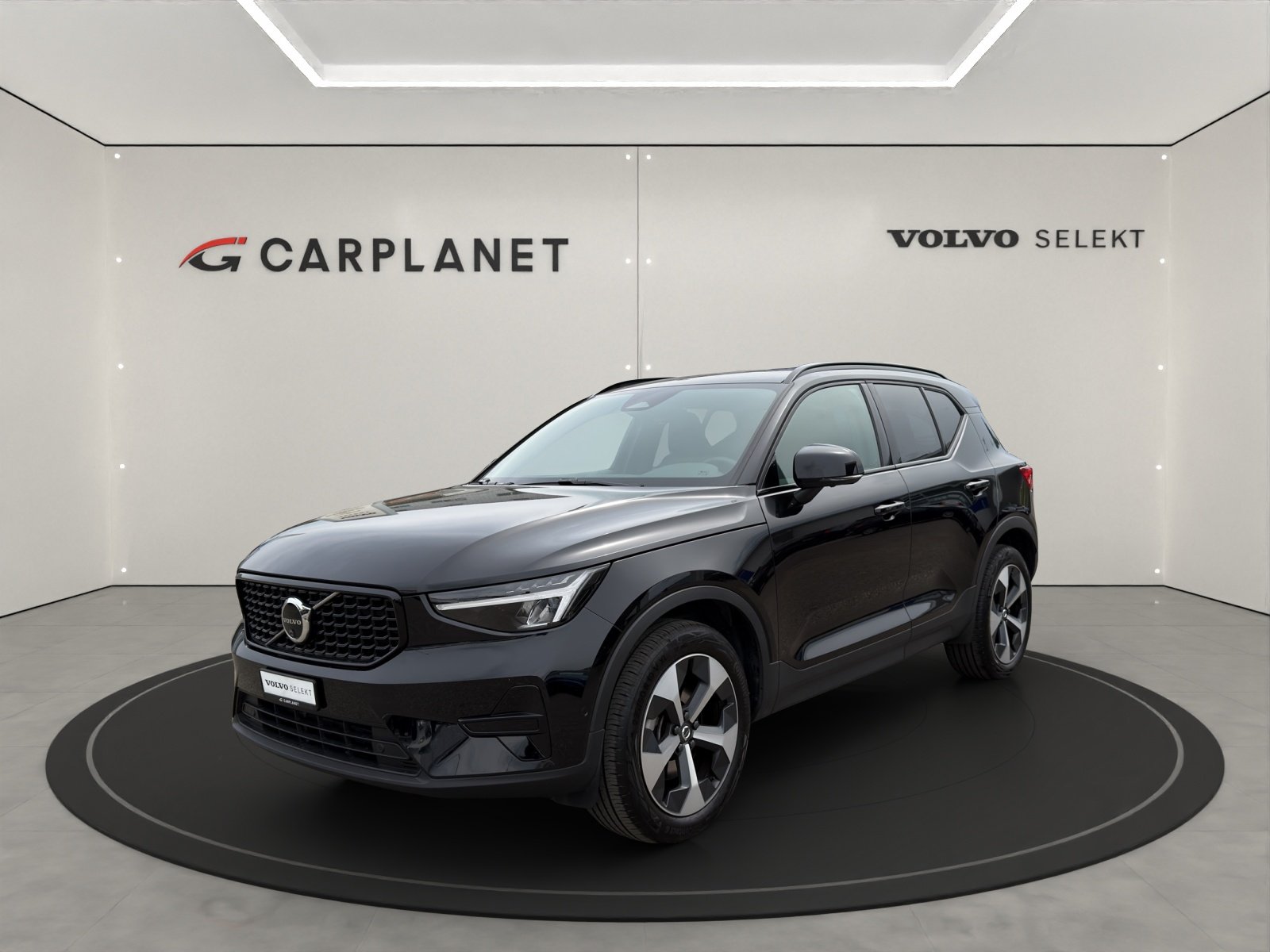 VOLVO XC40 2.0 B3 MH Plus Dark