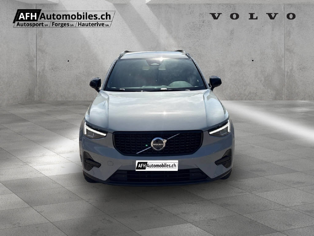 VOLVO XC40 2.0 B3 MH Plus Dark, Mild-Hybrid Petrol/Electric, Second hand / Used, Automatic - 3
