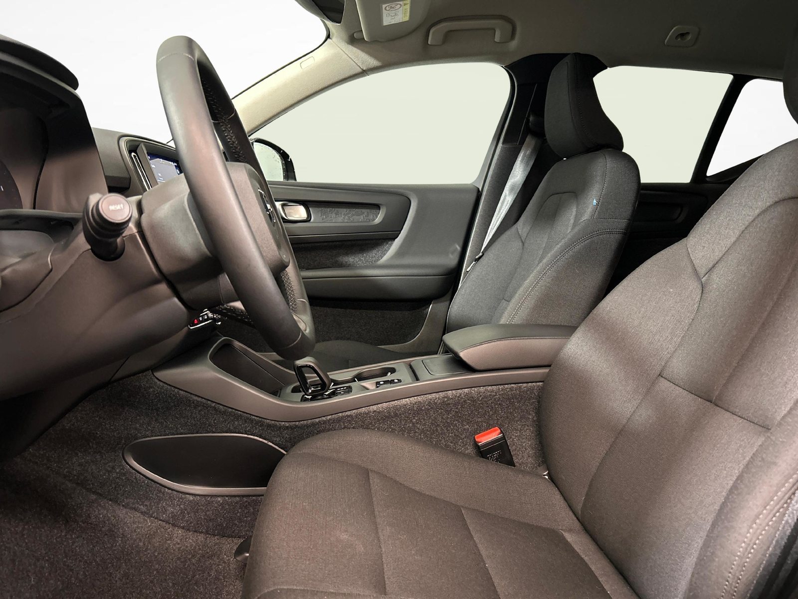 VOLVO XC40 2.0 B3 MH Essential, Hybride Léger Essence/Électricité, Occasion / Utilisé, Automatique - 3