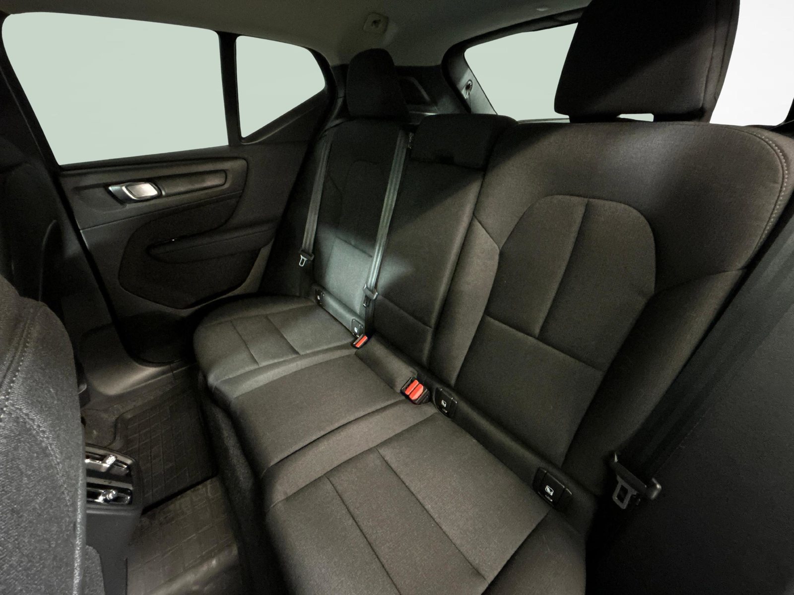 VOLVO XC40 2.0 B3 MH Essential, Hybride Léger Essence/Électricité, Occasion / Utilisé, Automatique - 4
