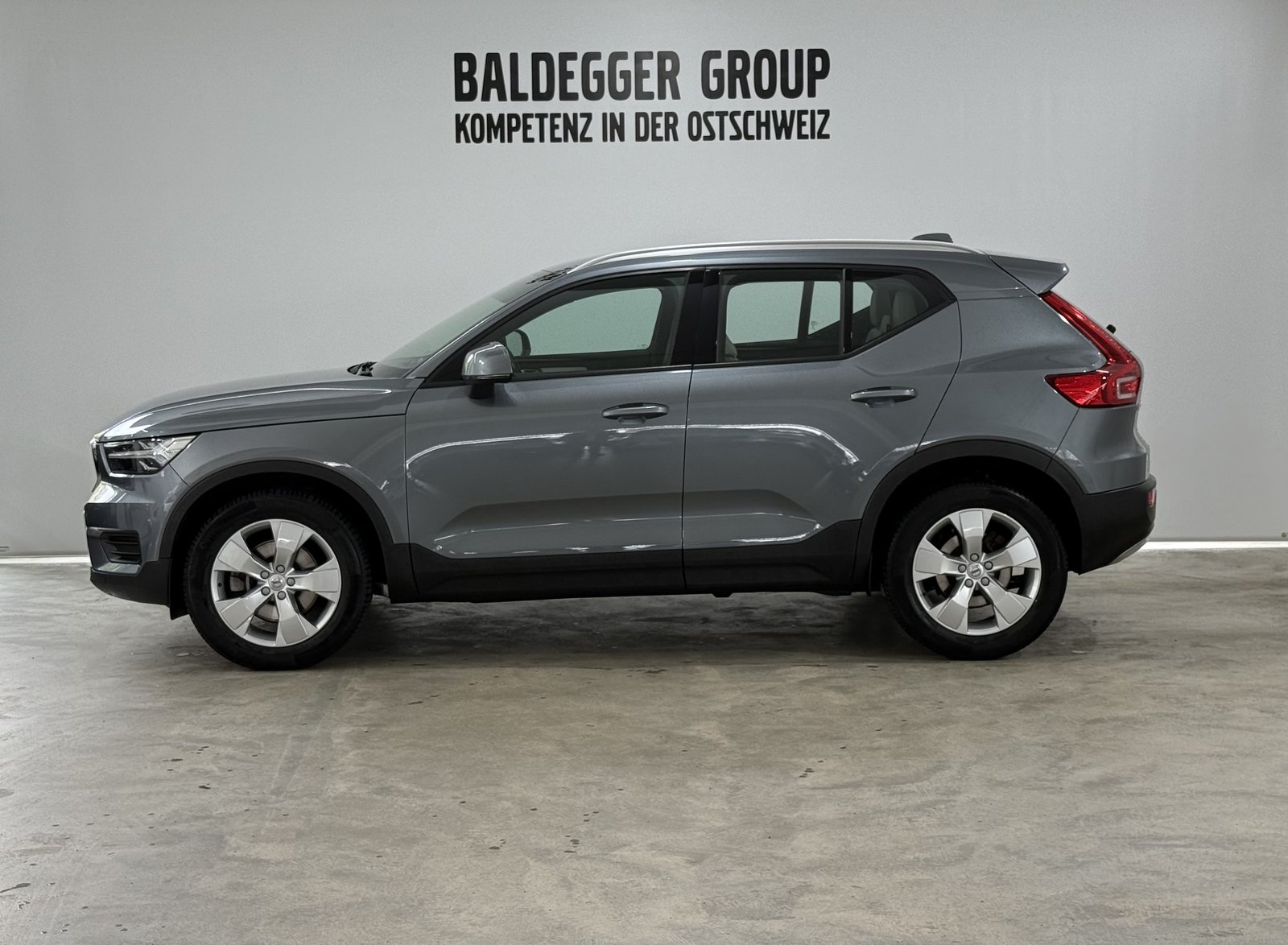 VOLVO XC40 2.0 D4 Momentum AWD, Diesel, Second hand / Used, Automatic - 2