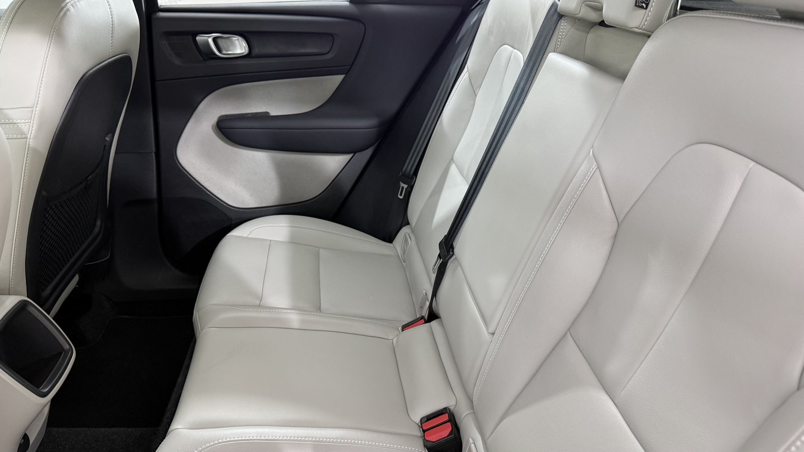 VOLVO XC40 2.0 D4 Momentum AWD, Diesel, Second hand / Used, Automatic - 6