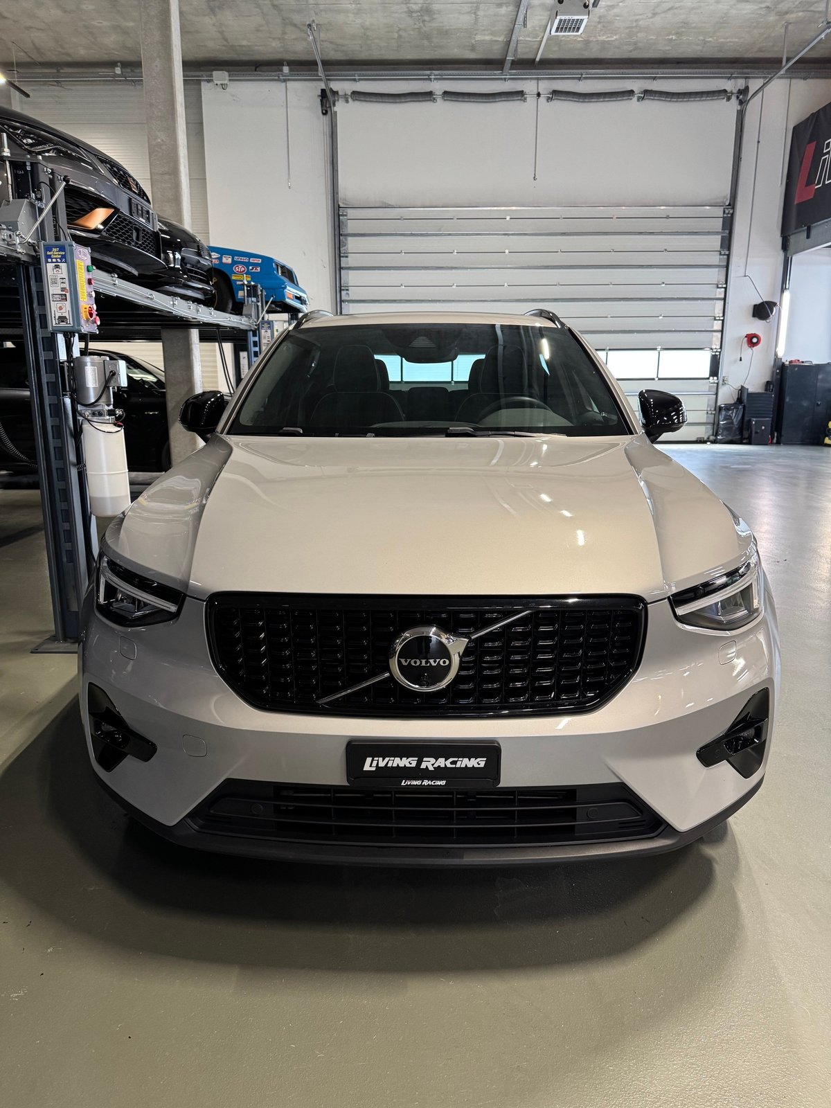 VOLVO XC40 T4 PHEV Ultimate Dark DCT, Plug-in-Hybrid Petrol/Electric, Second hand / Used, Automatic - 5