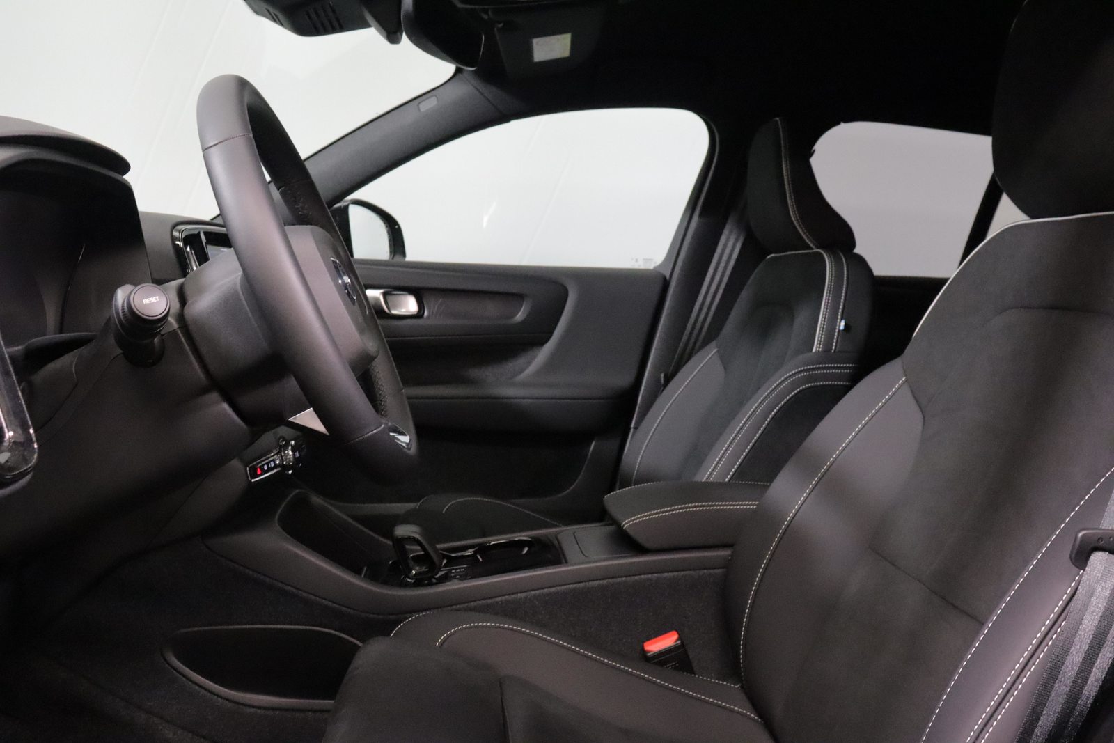 VOLVO XC40 E80 Plus, Electric, Second hand / Used, Automatic - 4