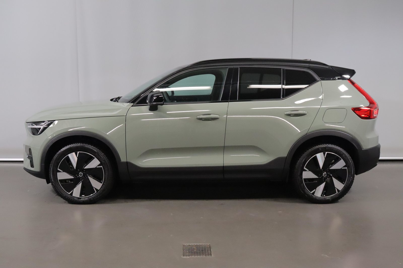 VOLVO XC40 E80 Plus, Electric, Second hand / Used, Automatic - 6