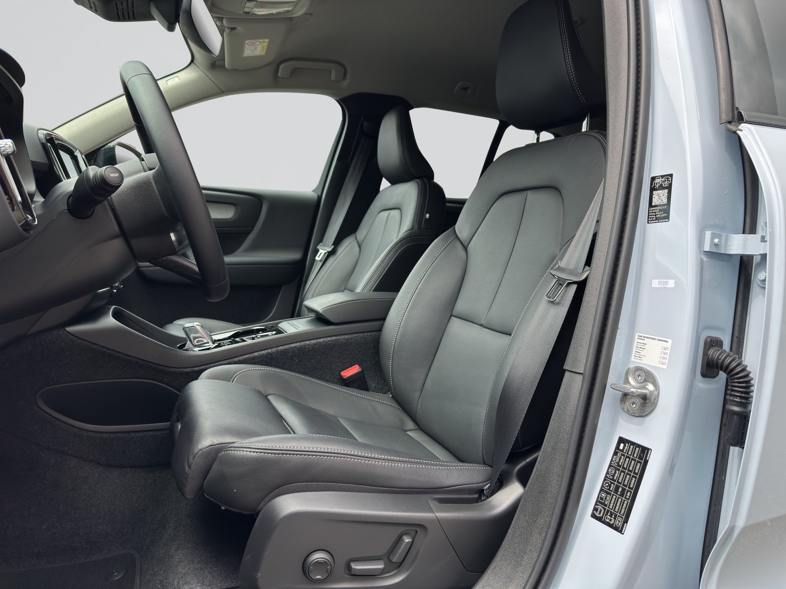 VOLVO XC40 B3 Benzin Mild Hybrid Plus Dark DCT, Hybride Léger Essence/Électricité, Occasion / Utilisé, Automatique - 6