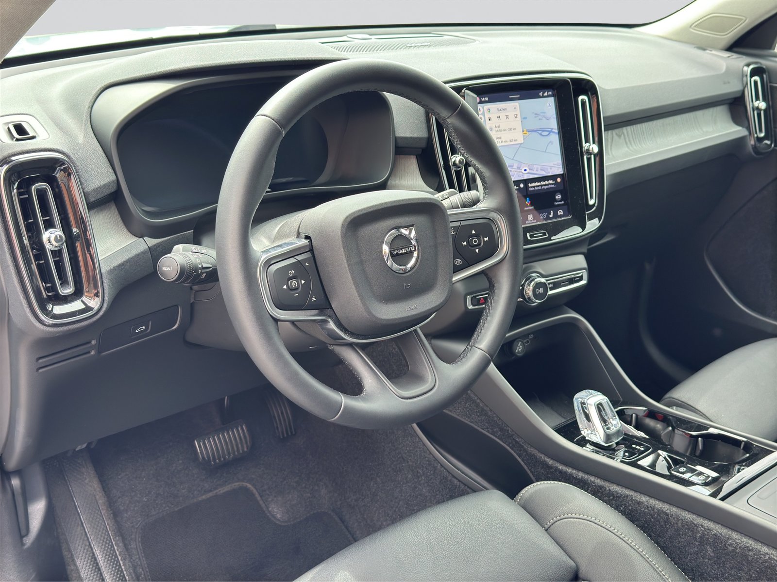 VOLVO XC40 B3 Benzin Mild Hybrid Plus Dark DCT, Hybride Léger Essence/Électricité, Occasion / Utilisé, Automatique - 7