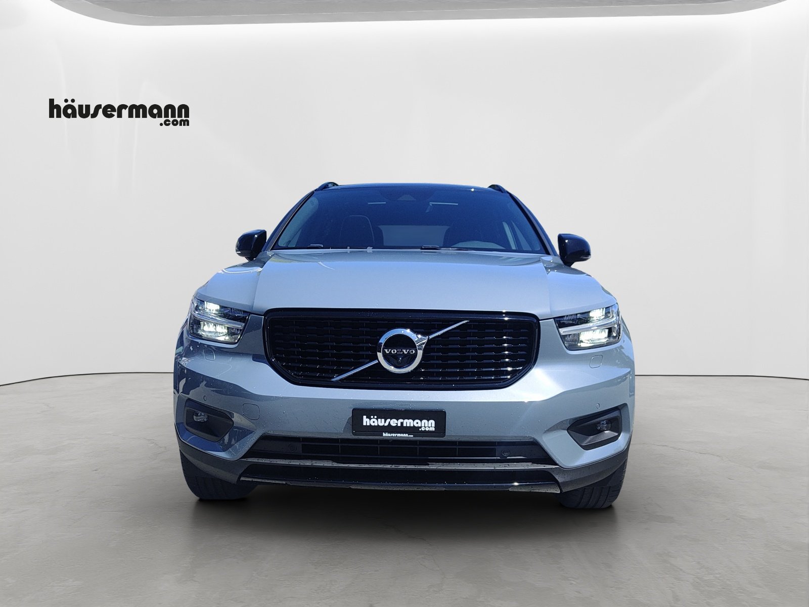VOLVO XC40 2.0 B4 MH R-Design AWD, Mild-Hybrid Benzin/Elektro, Occasion / Gebraucht, Automatik - 2
