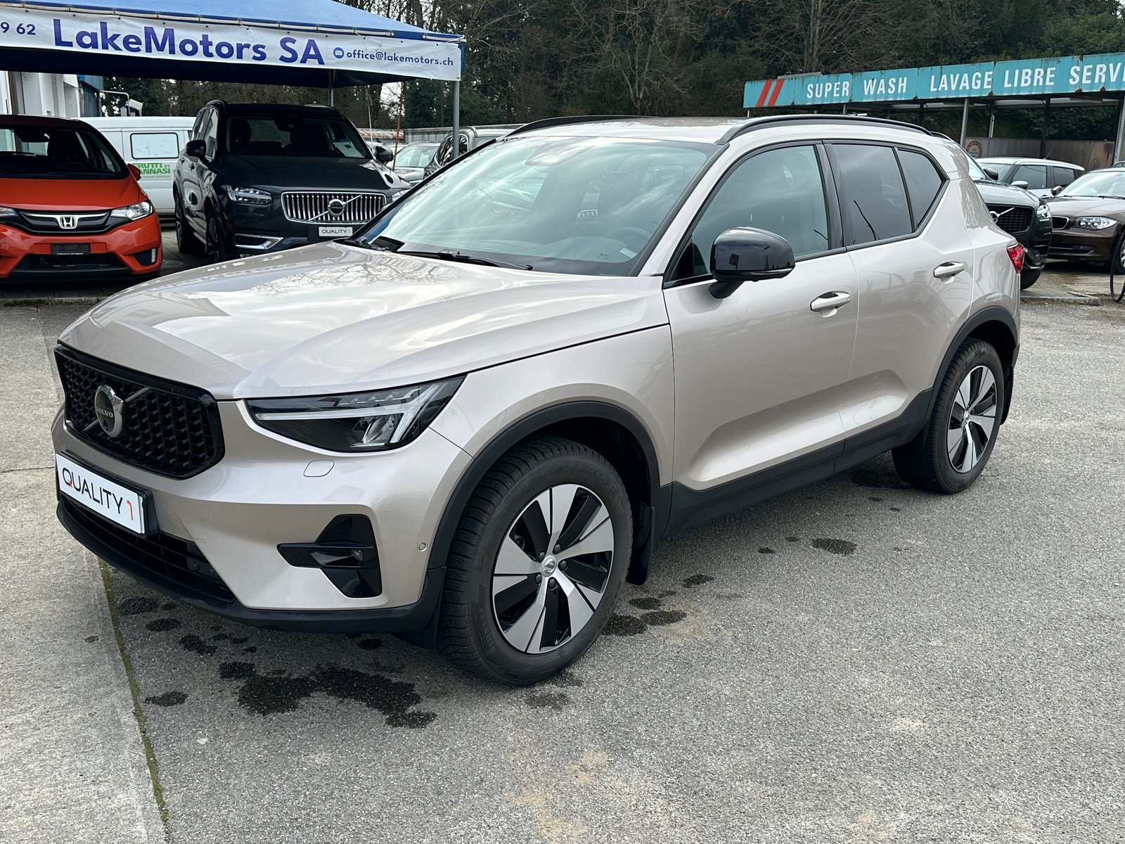 VOLVO XC40 B3 Benzin Mild Hybrid Plus Dark DCT