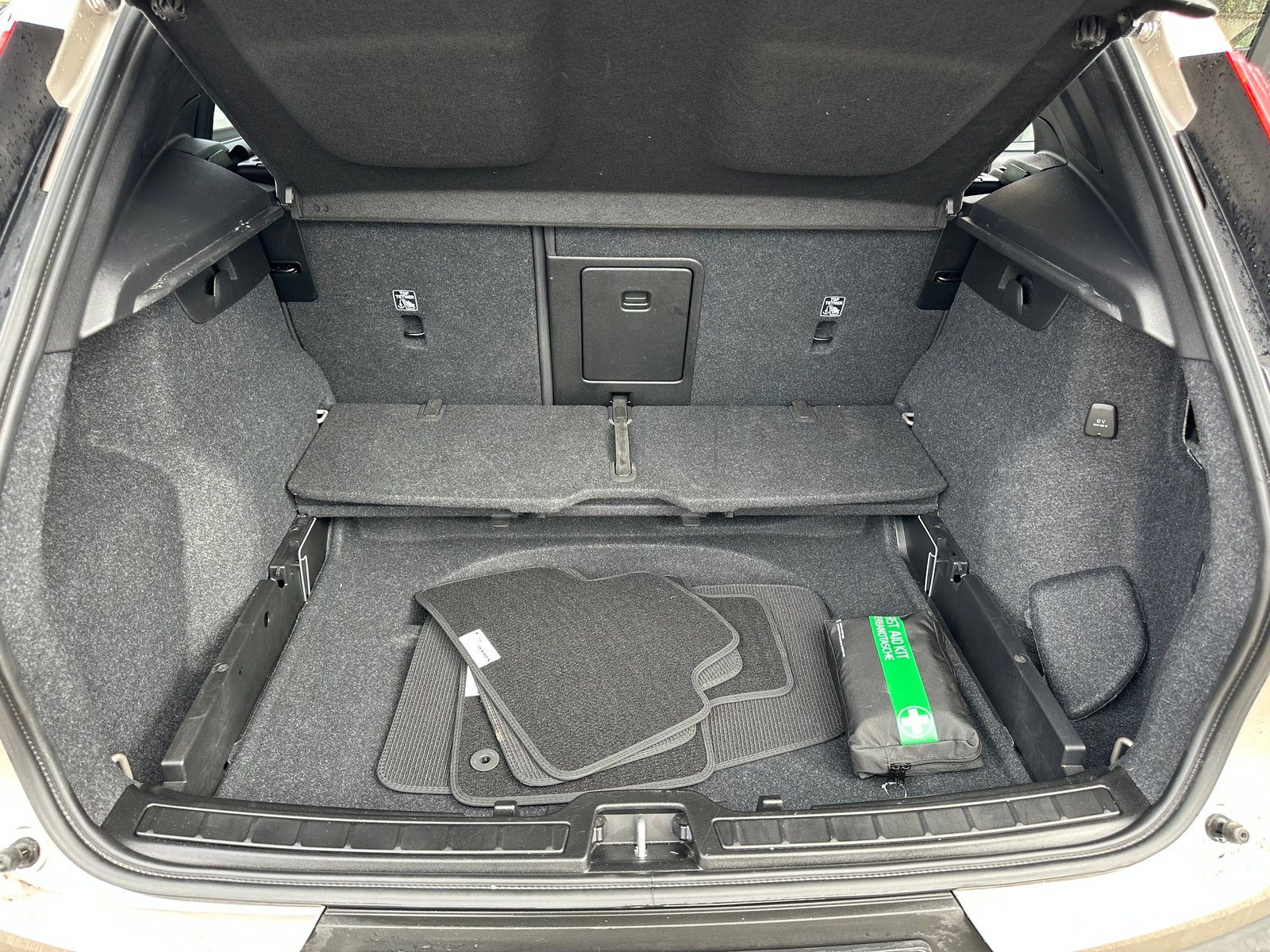 VOLVO XC40 B3 Benzin Mild Hybrid Plus Dark DCT, Hybride Léger Essence/Électricité, Occasion / Utilisé, Automatique - 5