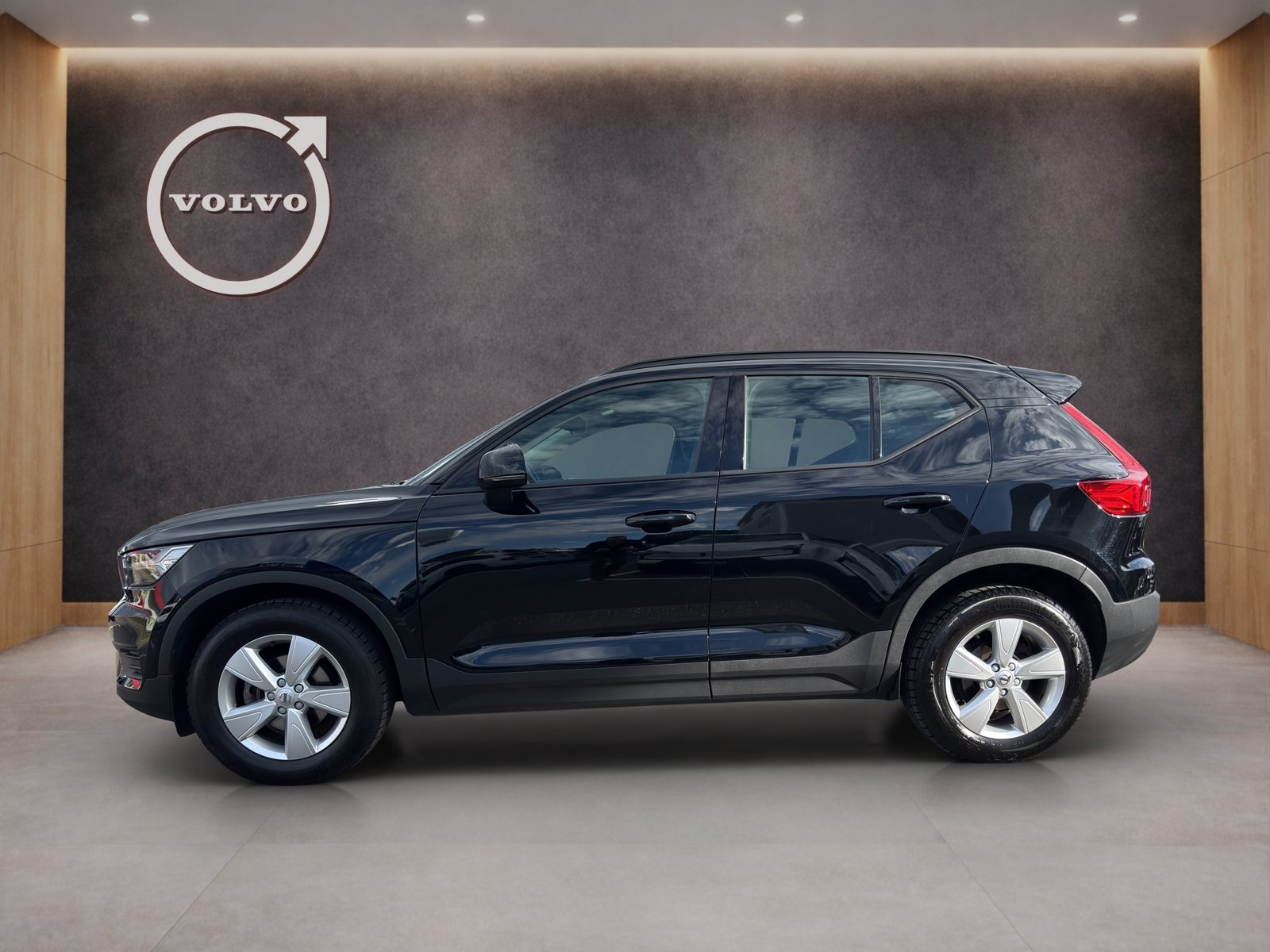 VOLVO XC40 1.5 T3, Petrol, Second hand / Used, Manual - 2