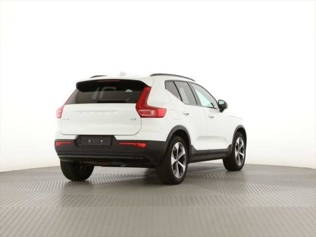 VOLVO XC40 B3 Benzin Mild Hybrid Plus Dark DCT, Mild-Hybrid Benzin/Elektro, Occasion / Gebraucht, Automatik - 3