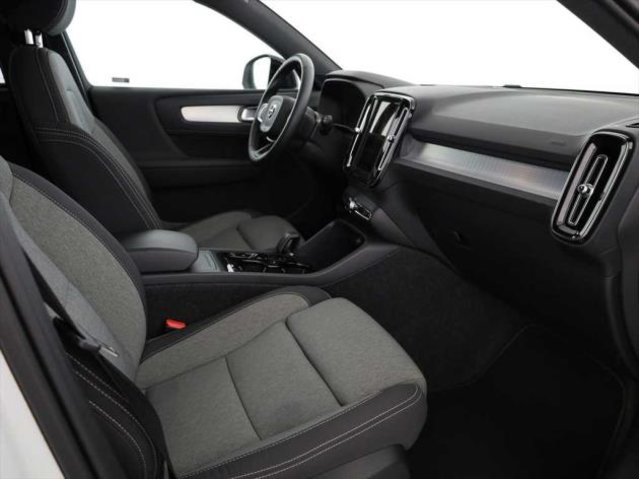 VOLVO XC40 B3 Benzin Mild Hybrid Plus Dark DCT, Mild-Hybrid Benzin/Elektro, Occasion / Gebraucht, Automatik - 4