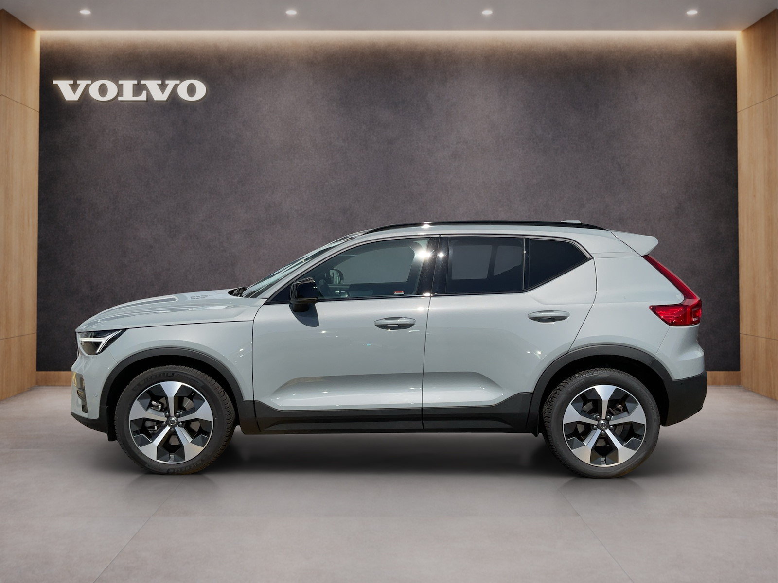 VOLVO XC40 2.0 B3 Mild-Hybrid Plus Dark, Hybride Leggero Benzina/Elettrica, Occasioni / Usate, Automatico - 3