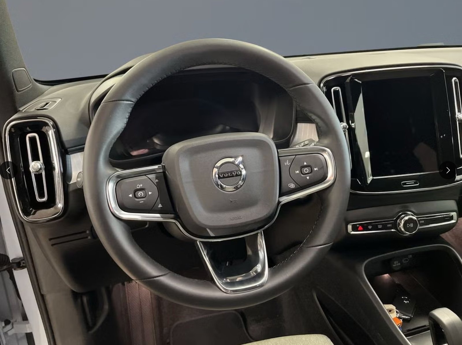 VOLVO XC40 B4 Benzin Mild Hybrid Core DCT, Mild-Hybrid Benzin/Elektro, Occasion / Gebraucht, Automatik - 2